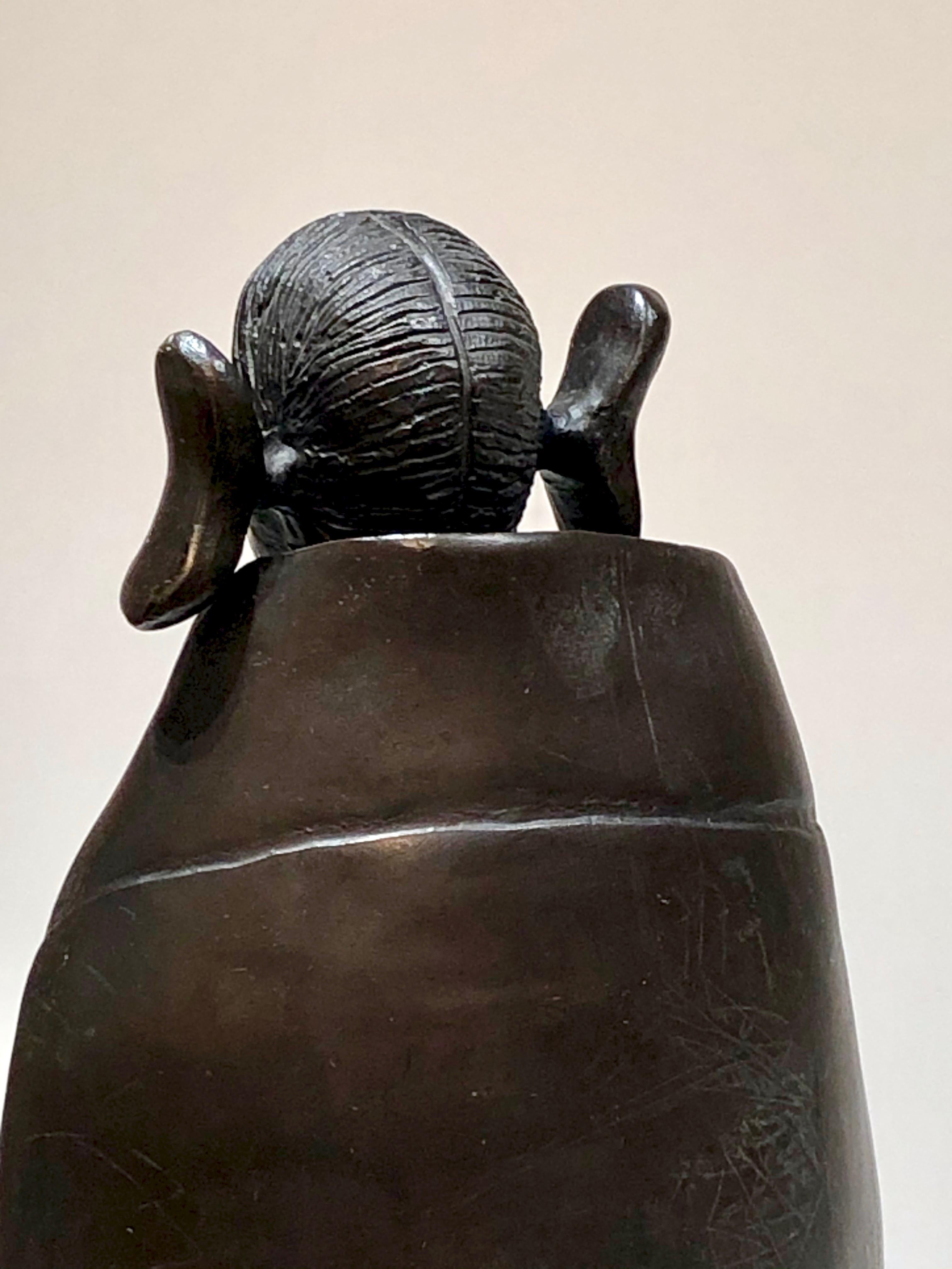 Kachina Morning de Dan Namingha, sculpture en bronze, kachina, femme, Hopi, marron en vente 4