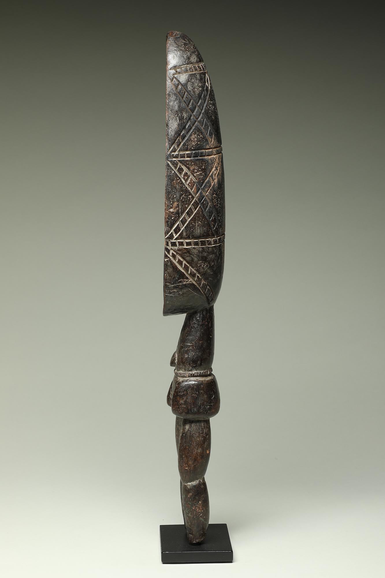 Ivoriano Cucchiaio Dan Prestige Wood con gambe, Costa d'Avorio, Africa occidentale su base personalizzata in vendita