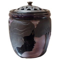 Dan Shura „Oriente & Flume“ Lila Vase aus geätztem Glas, lila