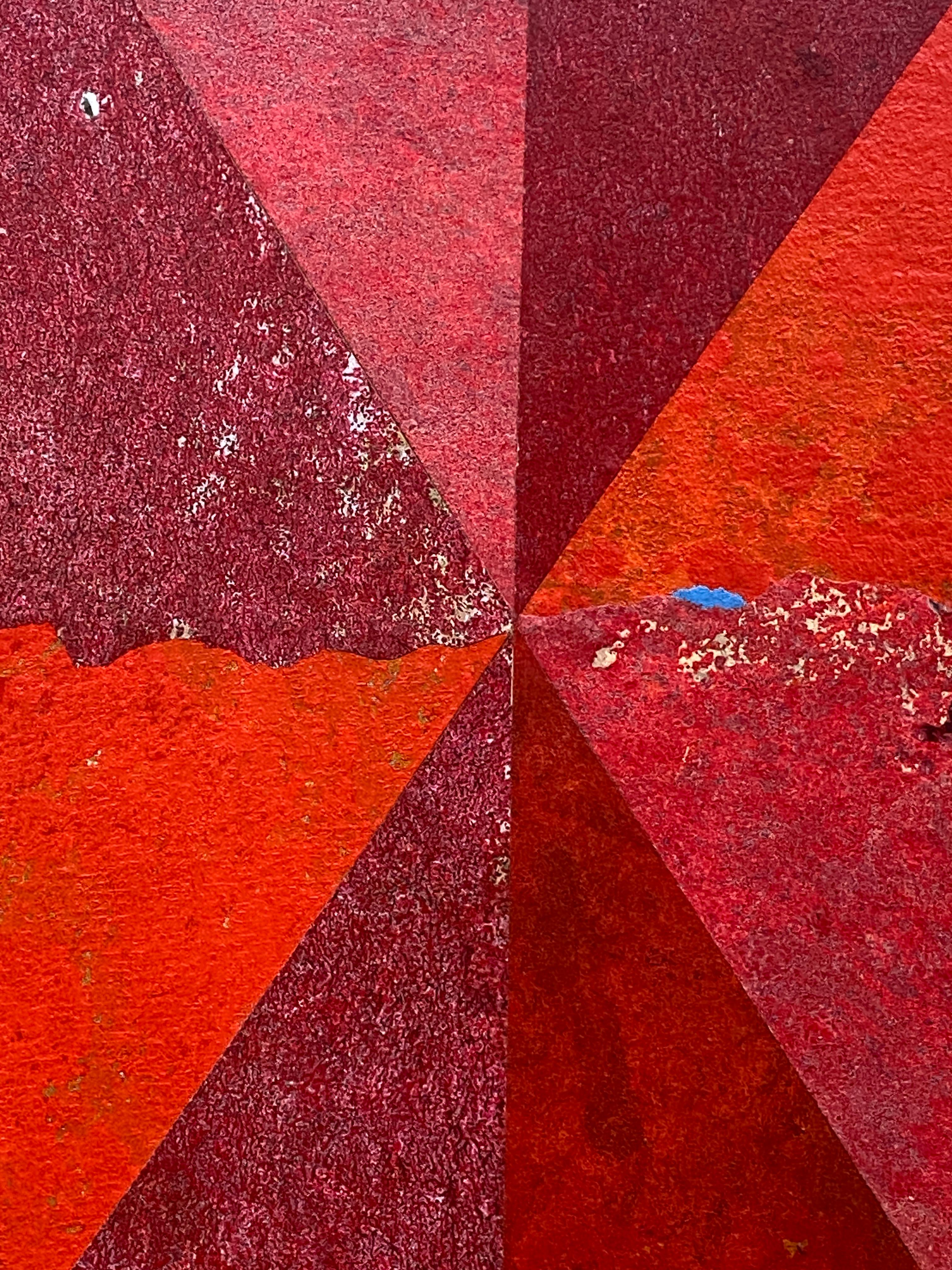Weißes X auf Rot, geometrisch abstrakt im Angebot 1