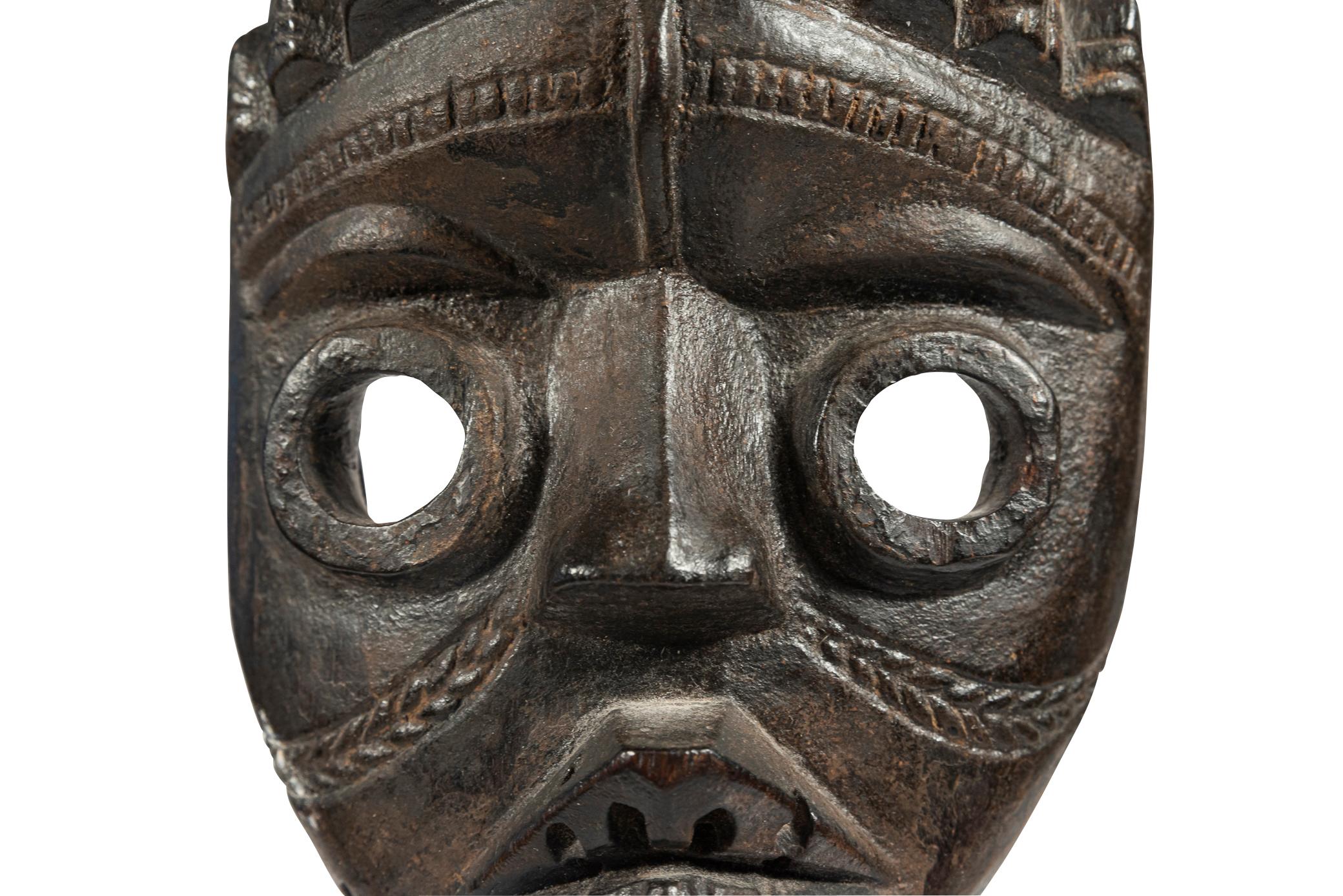 Dan-Toure, Face Mask, Ivory Coast, Late 19th Century In Good Condition In Nice, Cote d' Azur