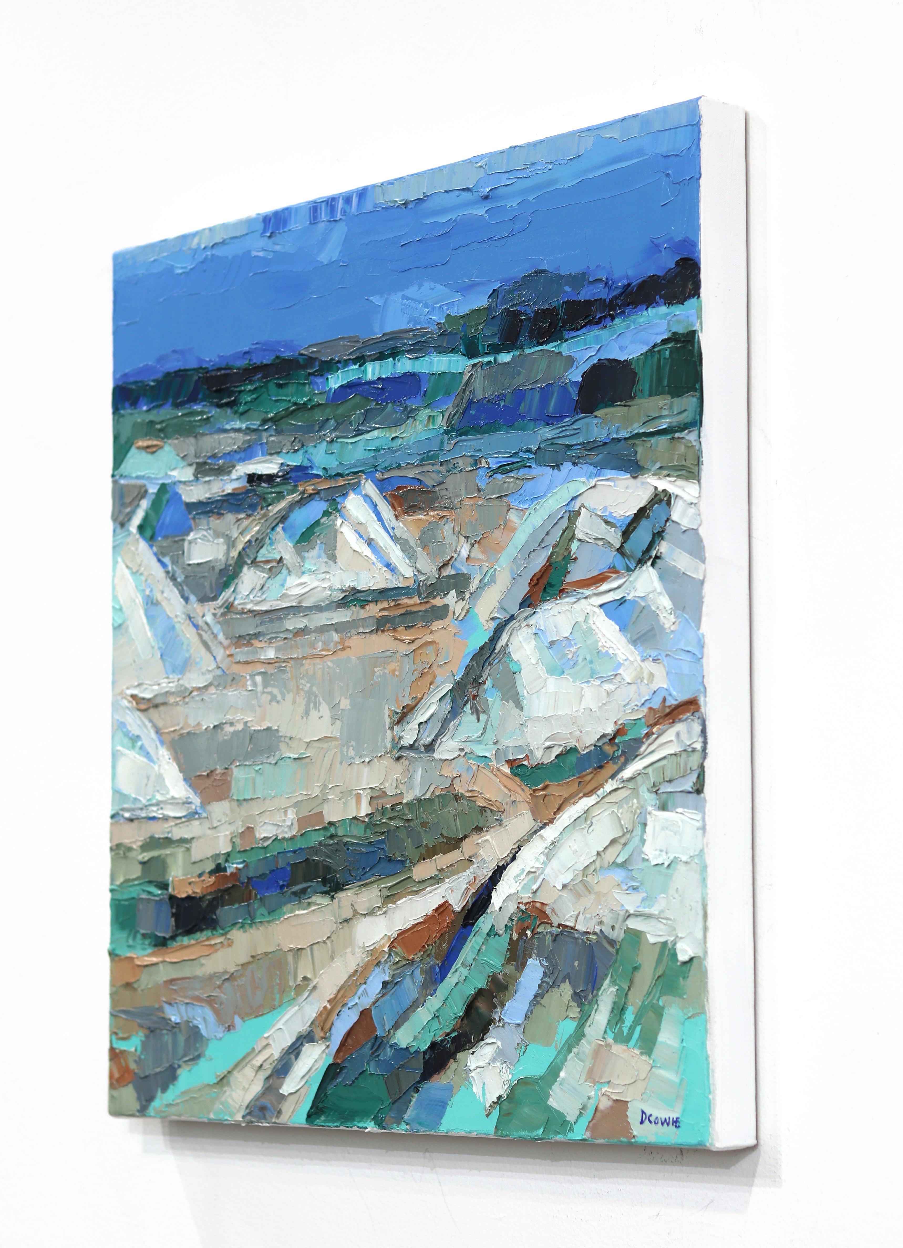 Paysage de carrière - Peinture originale Impasto abstraite bleu, gris et beige - Bleu Landscape Painting par Dana Cowie
