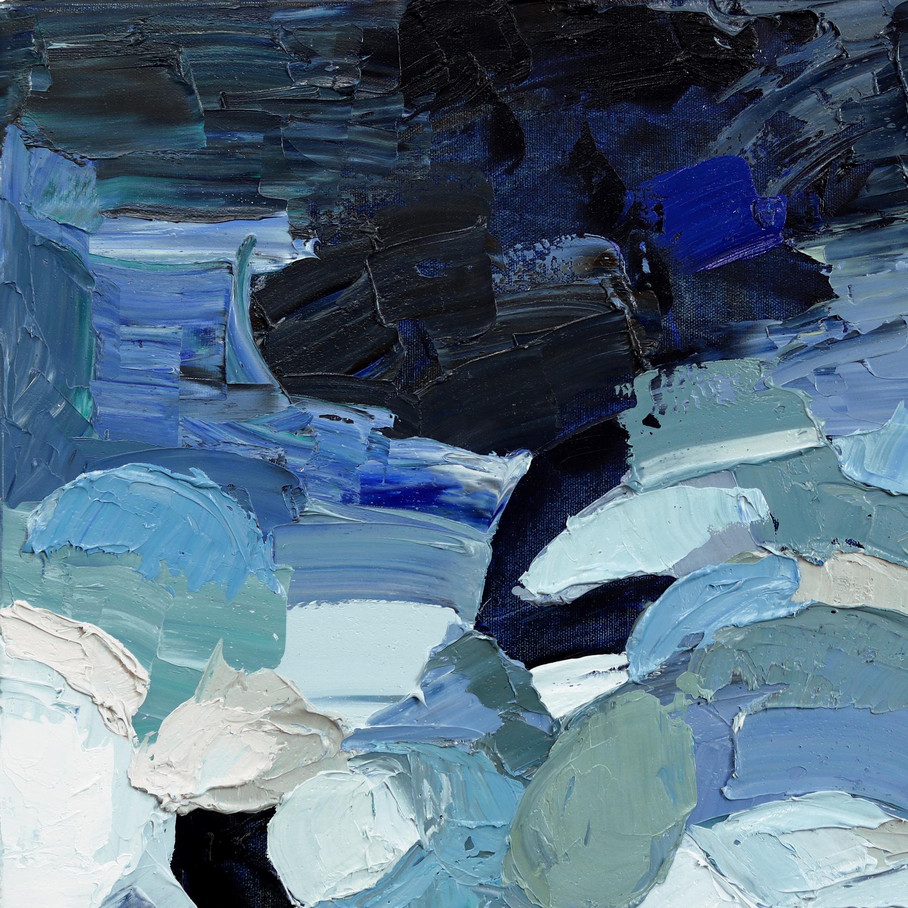 En utilisant une technique d'empâtement et de peinture, Dana Cowie crée des paysages agricoles et ruraux d'inspiration cubiste. Travaillant avec des combinaisons de couleurs contrôlées, ses œuvres semblent abstraites de près et deviennent plus