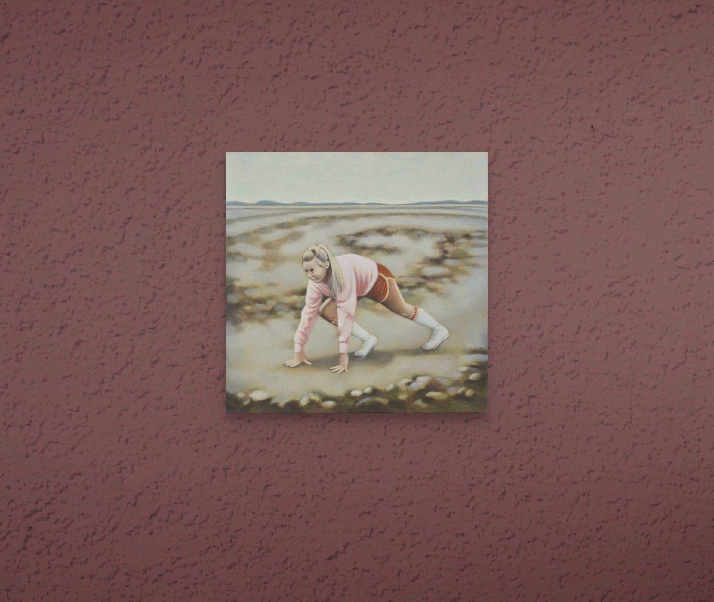 Evakuierung, ein 12 x 12 Zoll großes Gemälde Mädchen in sportlicher Haltung in Wüstenlandschaft – Painting von Dana DeKalb