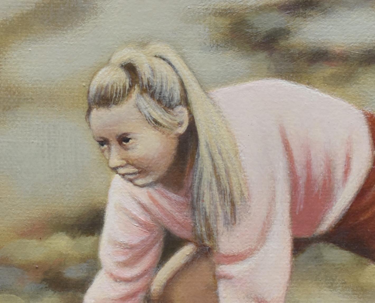 Evakuierung, ein 12 x 12 Zoll großes Gemälde Mädchen in sportlicher Haltung in Wüstenlandschaft (Grau), Portrait Painting, von Dana DeKalb
