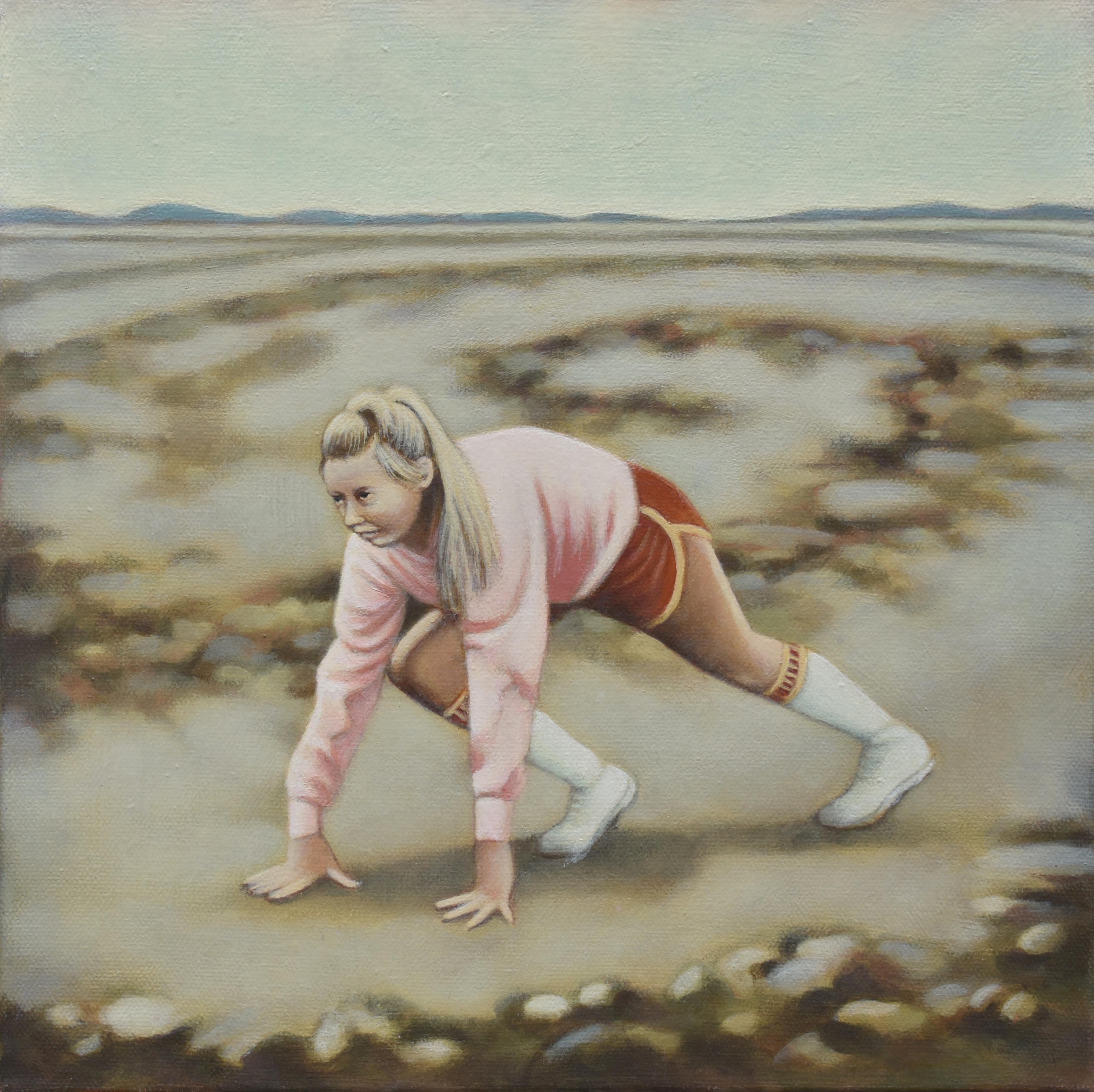 Dana DeKalb Portrait Painting – Evakuierung, ein 12 x 12 Zoll großes Gemälde Mädchen in sportlicher Haltung in Wüstenlandschaft