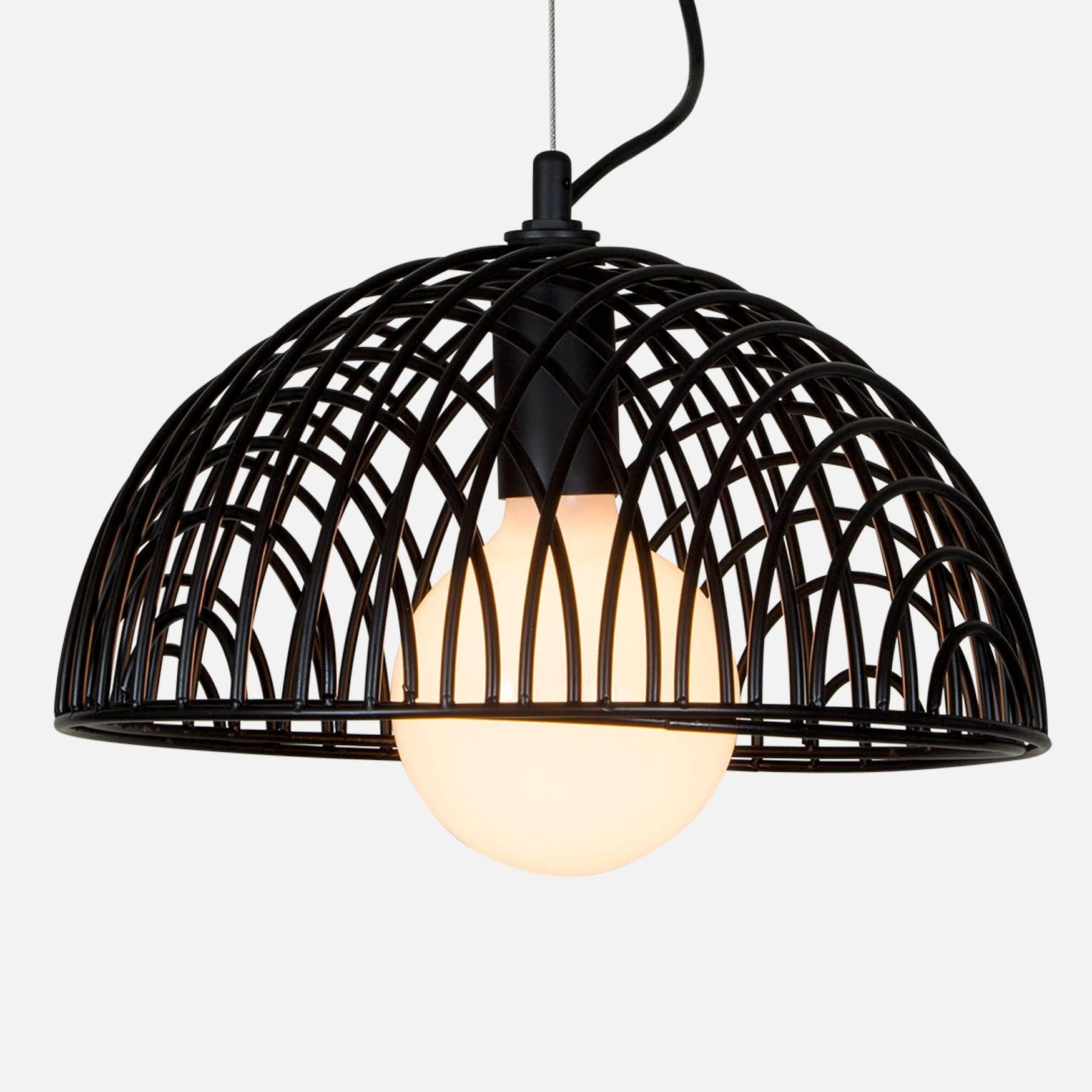 Lampada a sospensione Dana, nera, gruppo di cinque, di Souda, su ordinazione In condizioni Nuovo in vendita a Brooklyn, NY