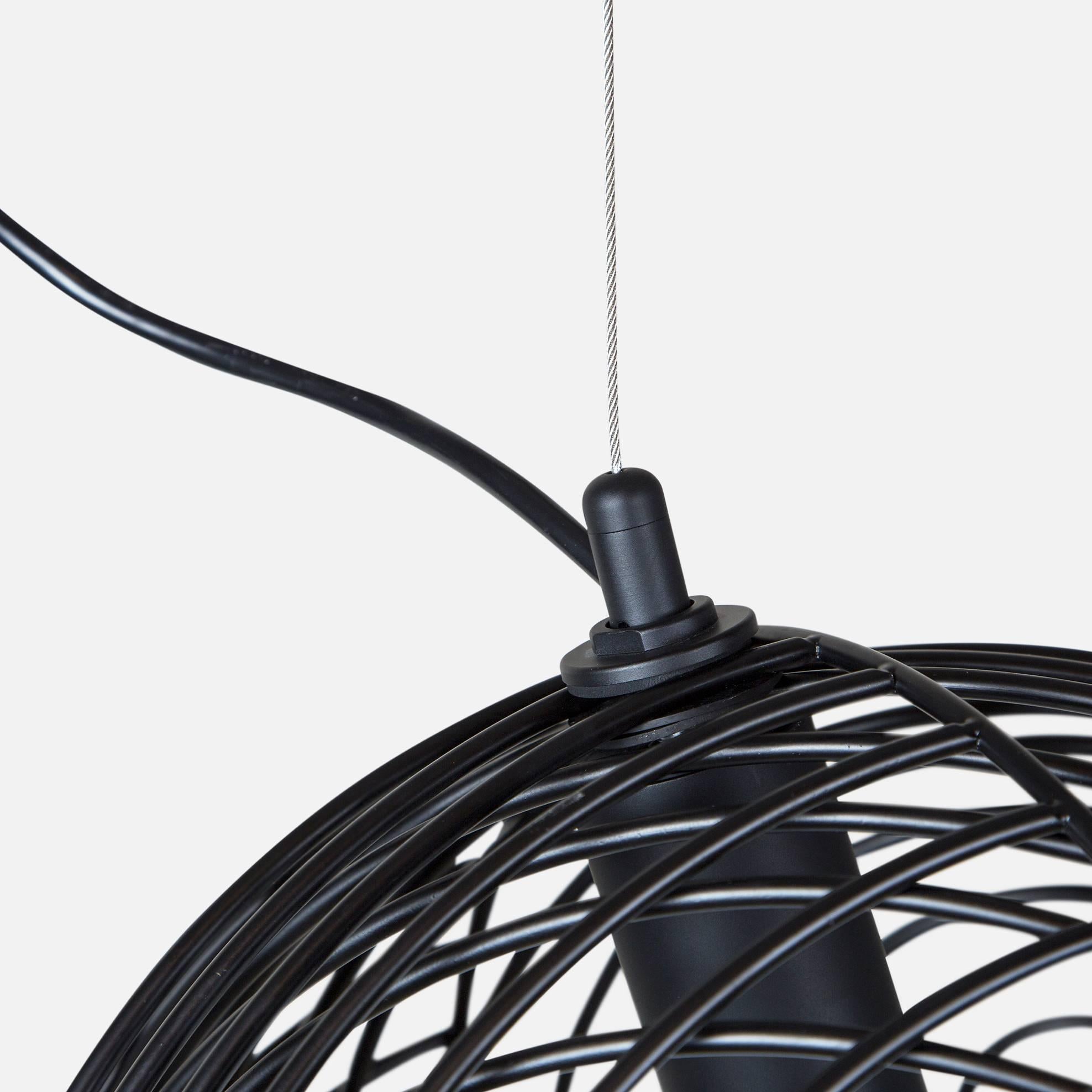 Lampe suspendue Dana, noire de Souda, Floor Model en vente 1