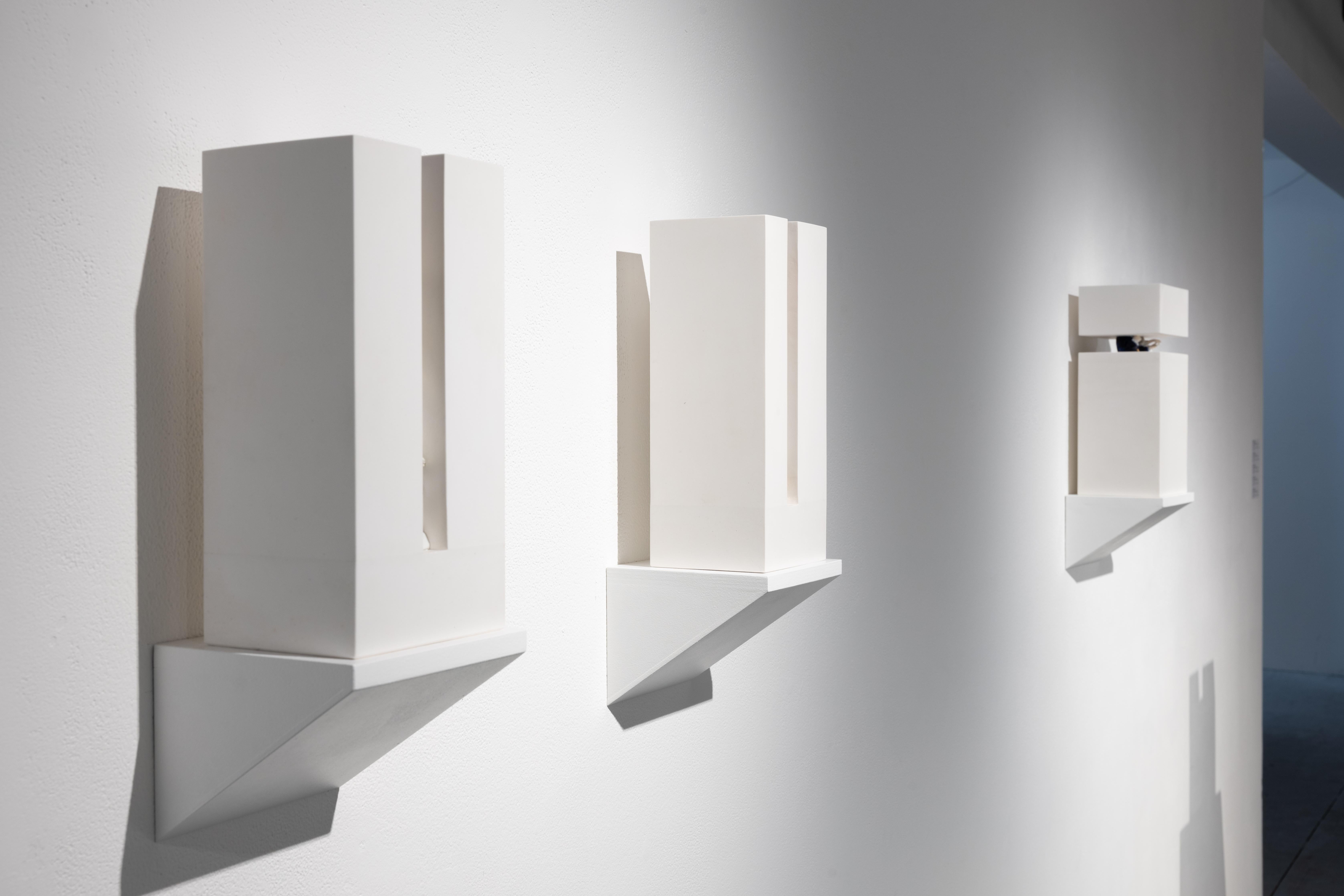 Fiore rotto n. 1 - Sculpture di Dana Widawski