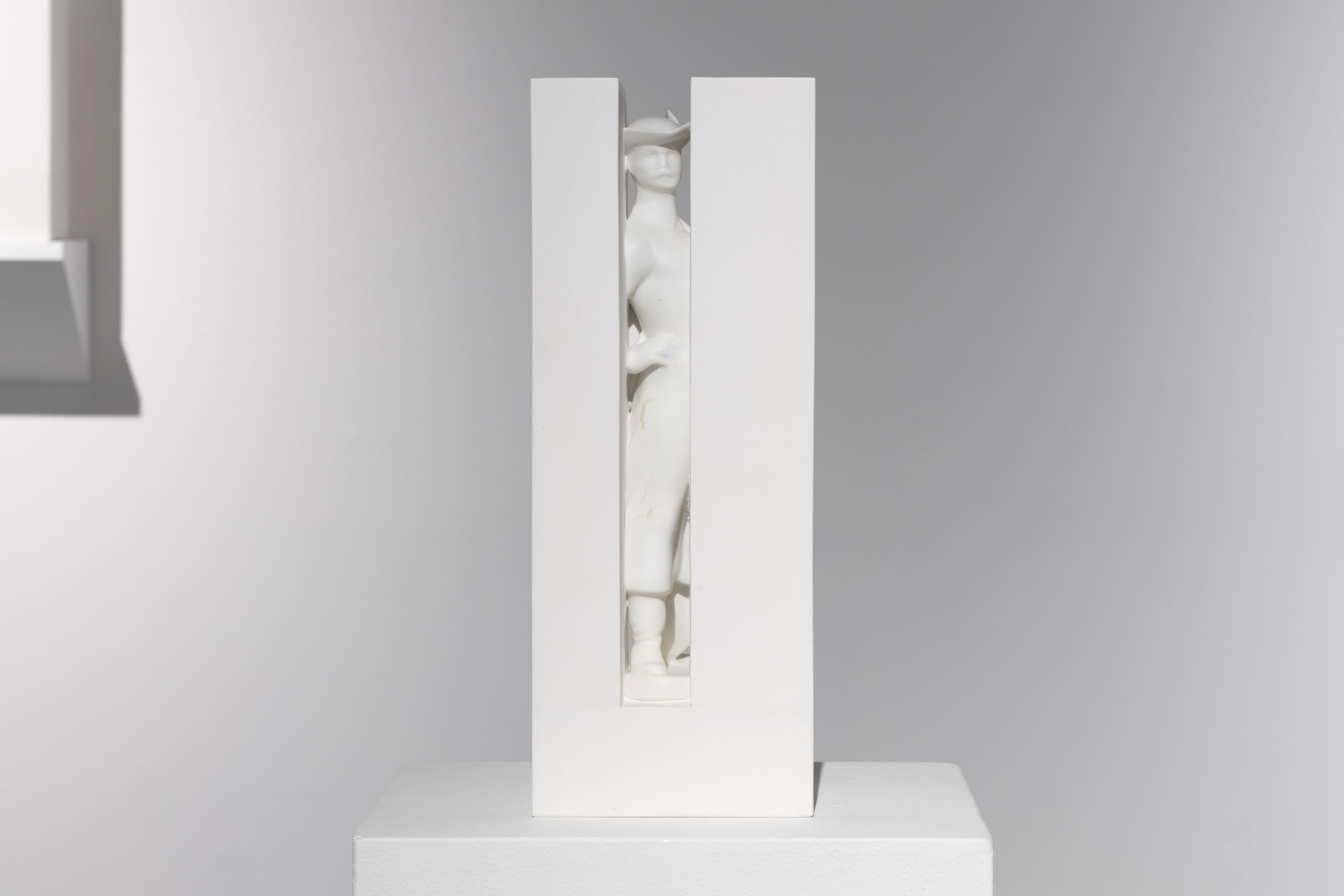 Dana Widawski Figurative Sculpture - Broken flower No 2