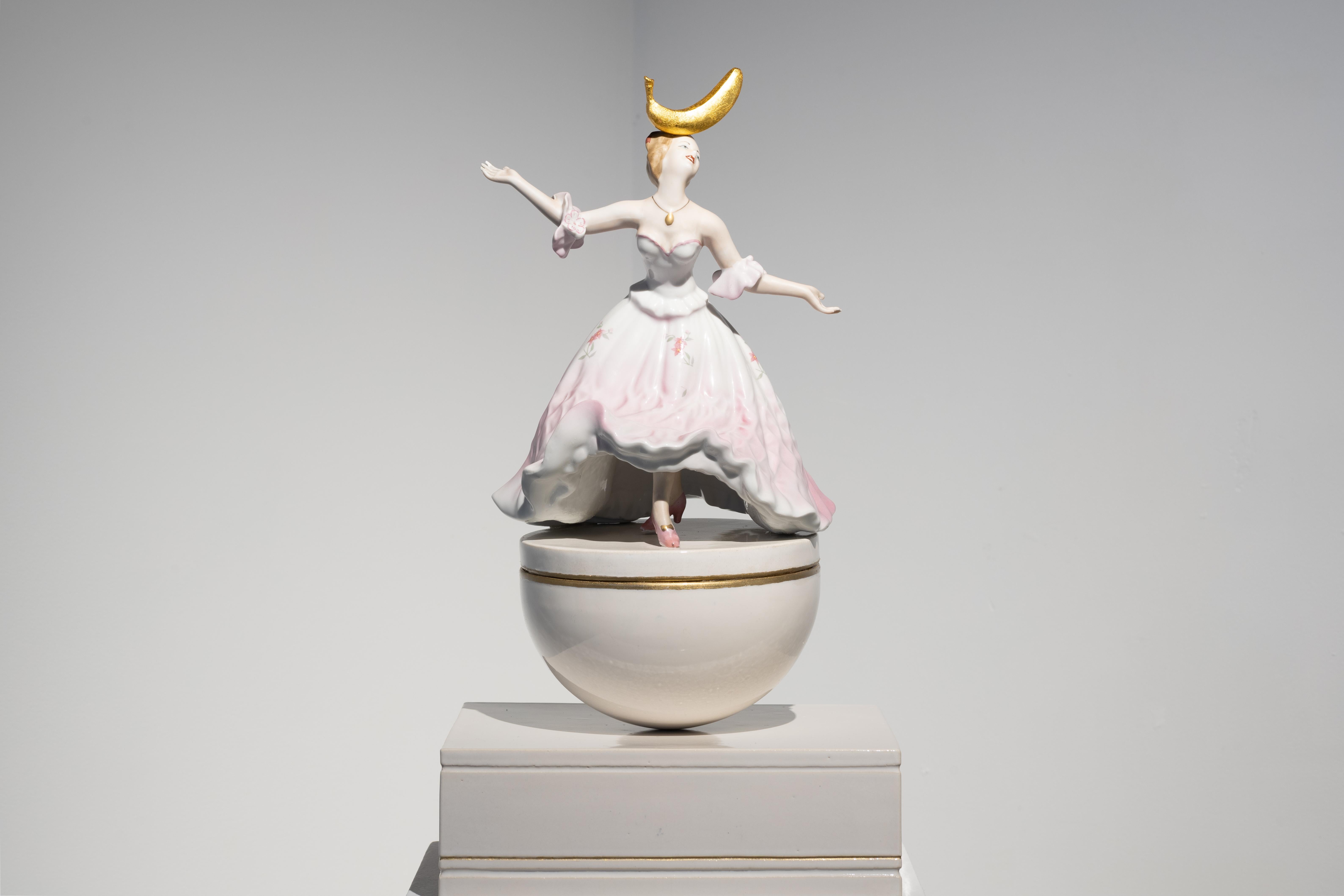Dana Widawski Figurative Sculpture - Roly-poly-female No. 1