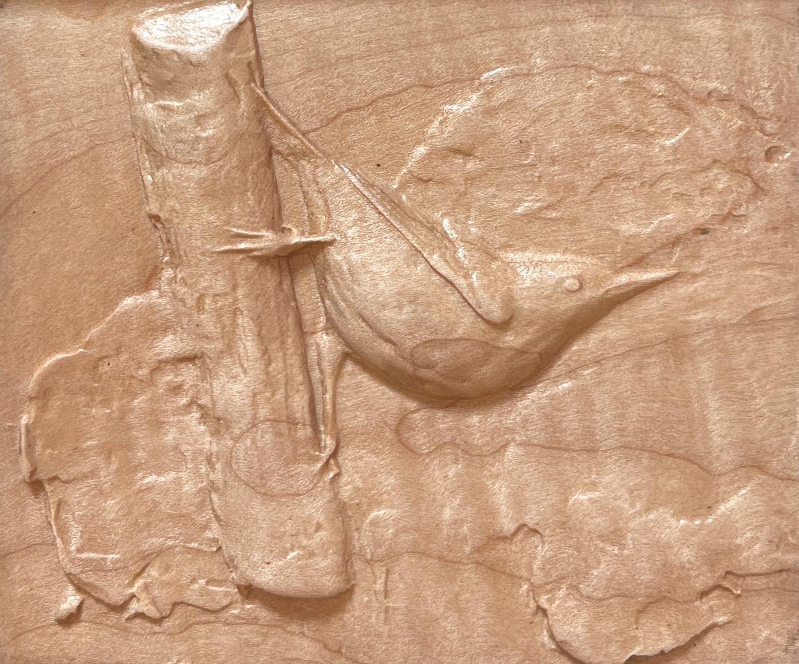 "Sittelle" (2021) par Dana Younger, sculpture originale en bas-relief, nature morte.