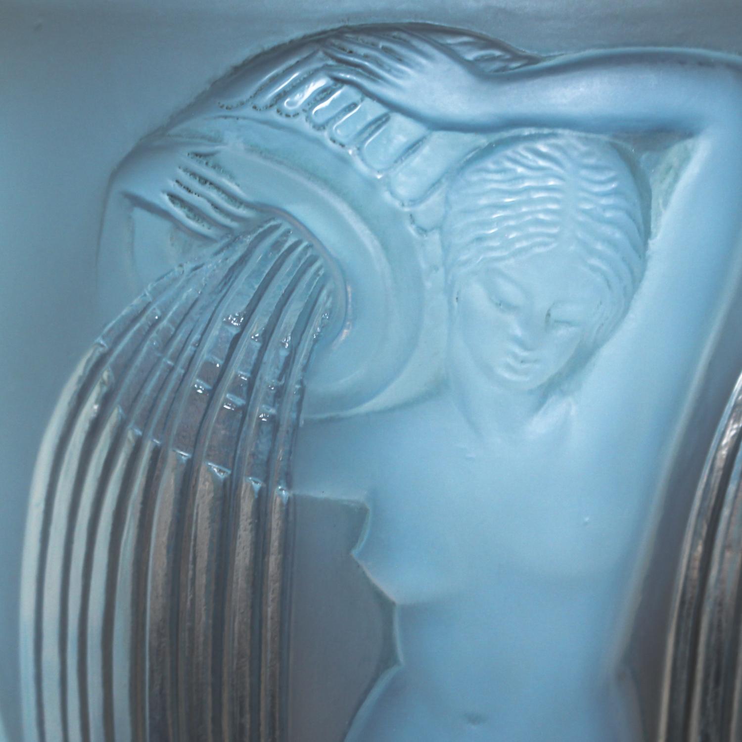 Rene Lalique 'Danaides' Vase In Good Condition In Forest Row, East Sussex