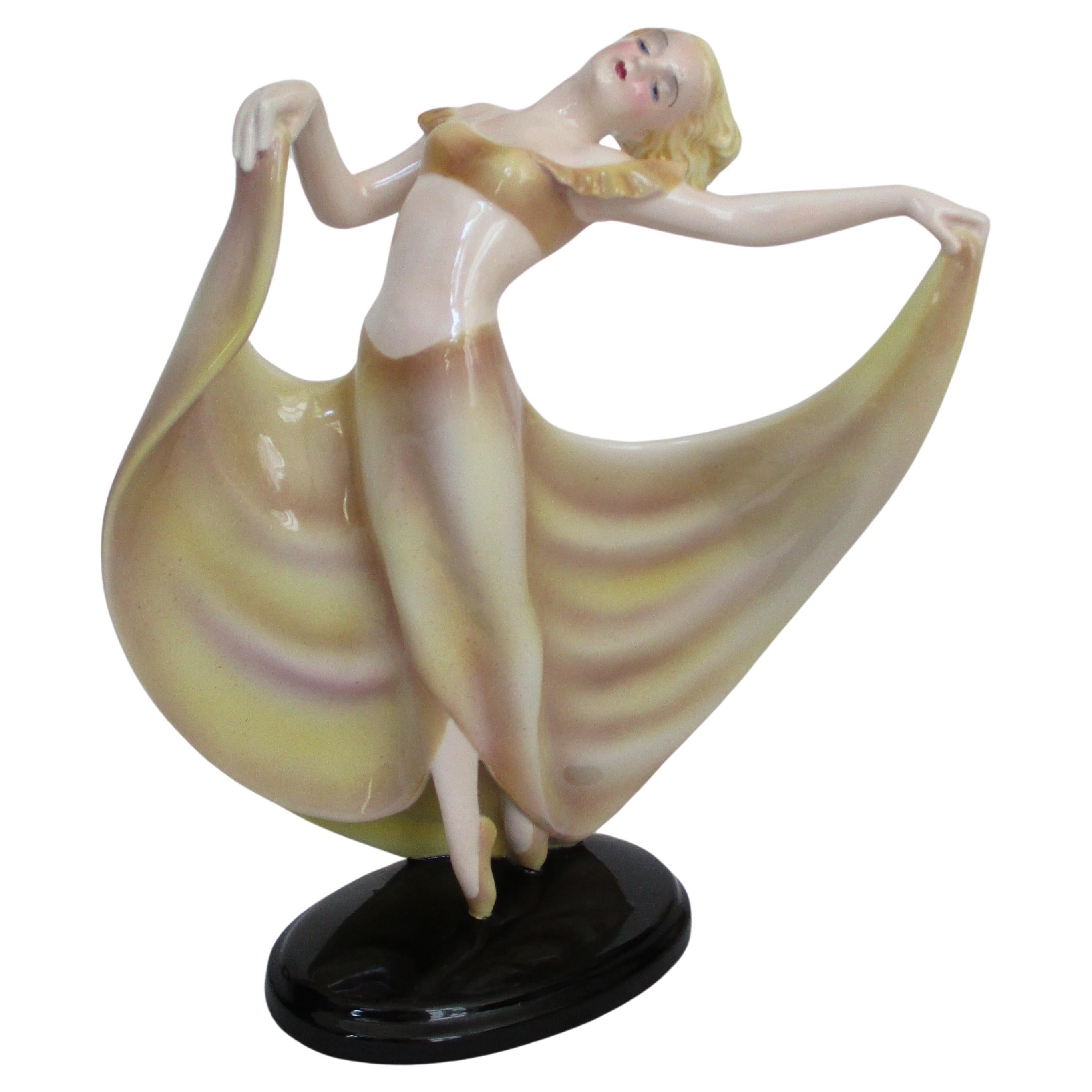 Bailarina, diseño de Josef Lorenzl, Keramos, Viena, década de 1940