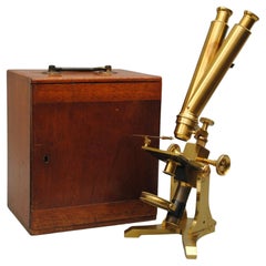 Microscope danseur de danse en bon état