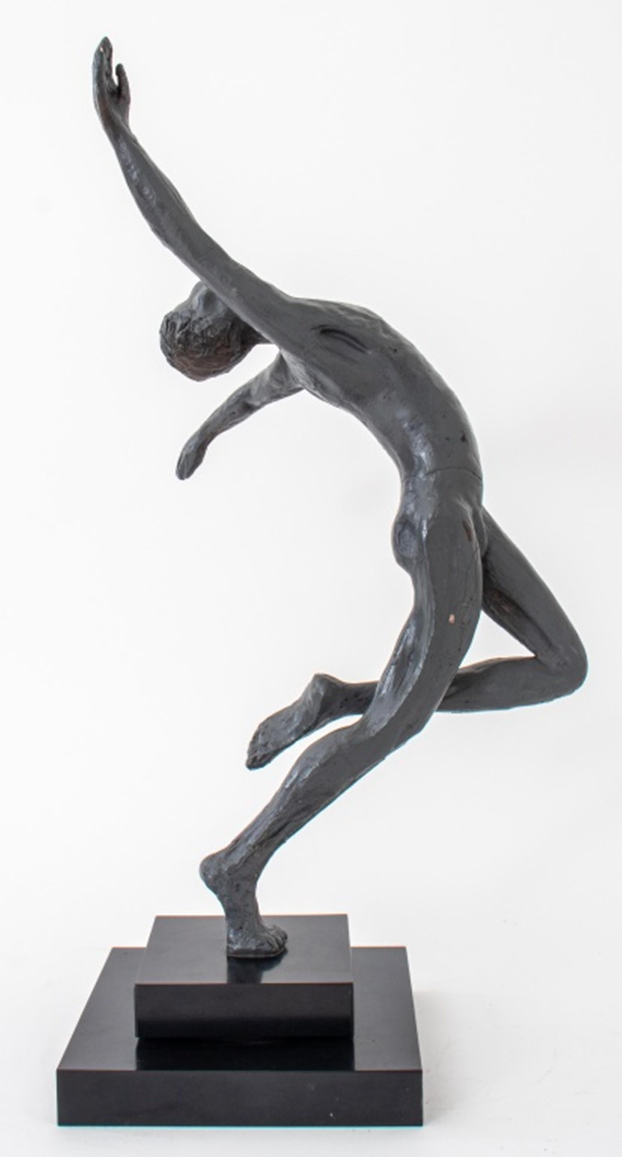 Dancer, Polymer-Ton-Skulptur im Zustand „Gut“ im Angebot in New York, NY