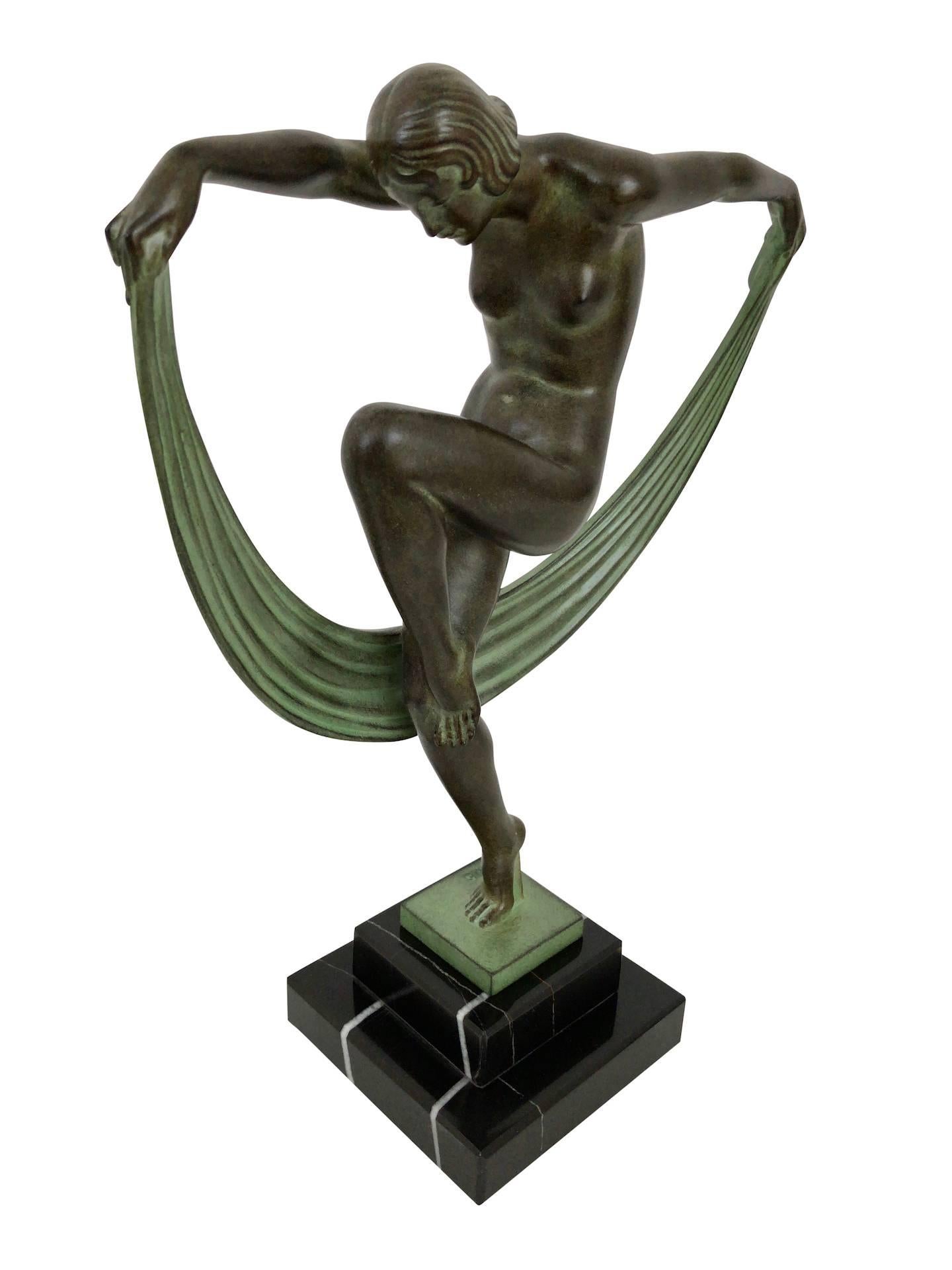 Art déco Sculpture d'une danseuse en zinc brut, Folie de Denis, Original Max Le Verrier