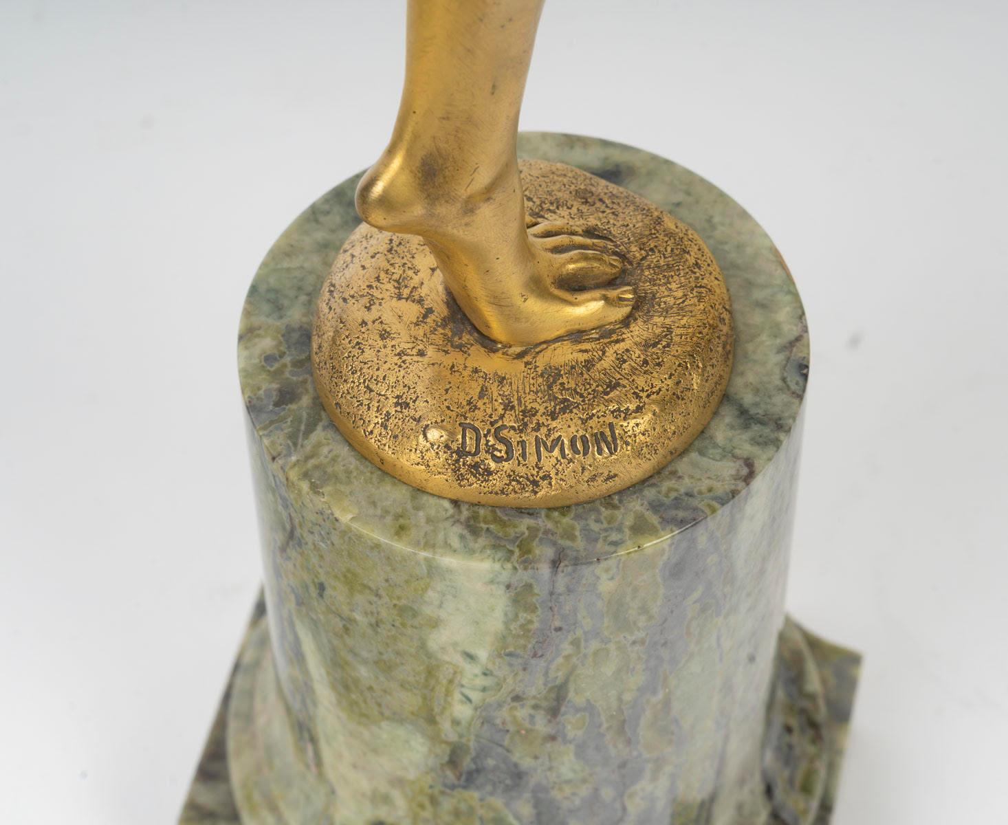 Ballerina con tamburello, scultura in bronzo dorato, periodo Art Déco, circa 1930. in vendita 3