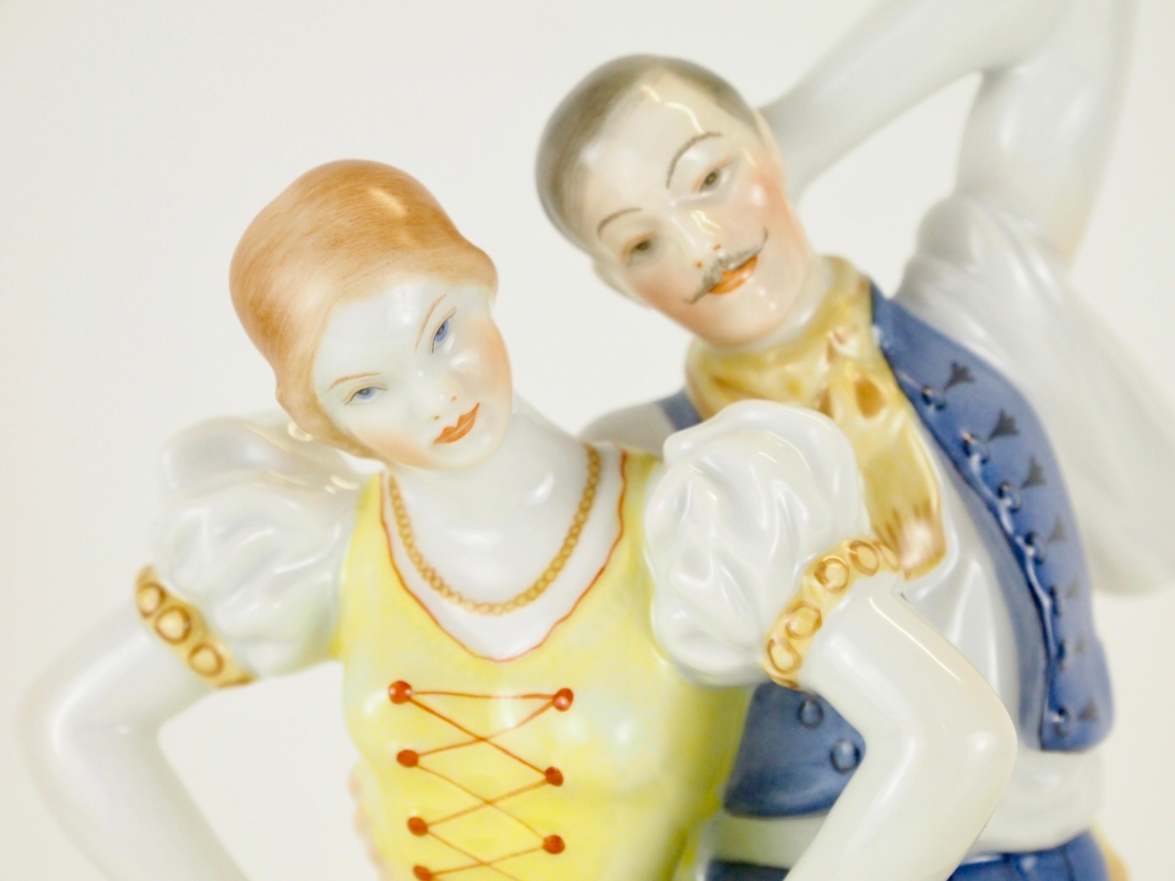 Dancing Couple Porcelain Figurine by Herend Hungary In Good Condition For Sale In Hilversum, Noord Holland