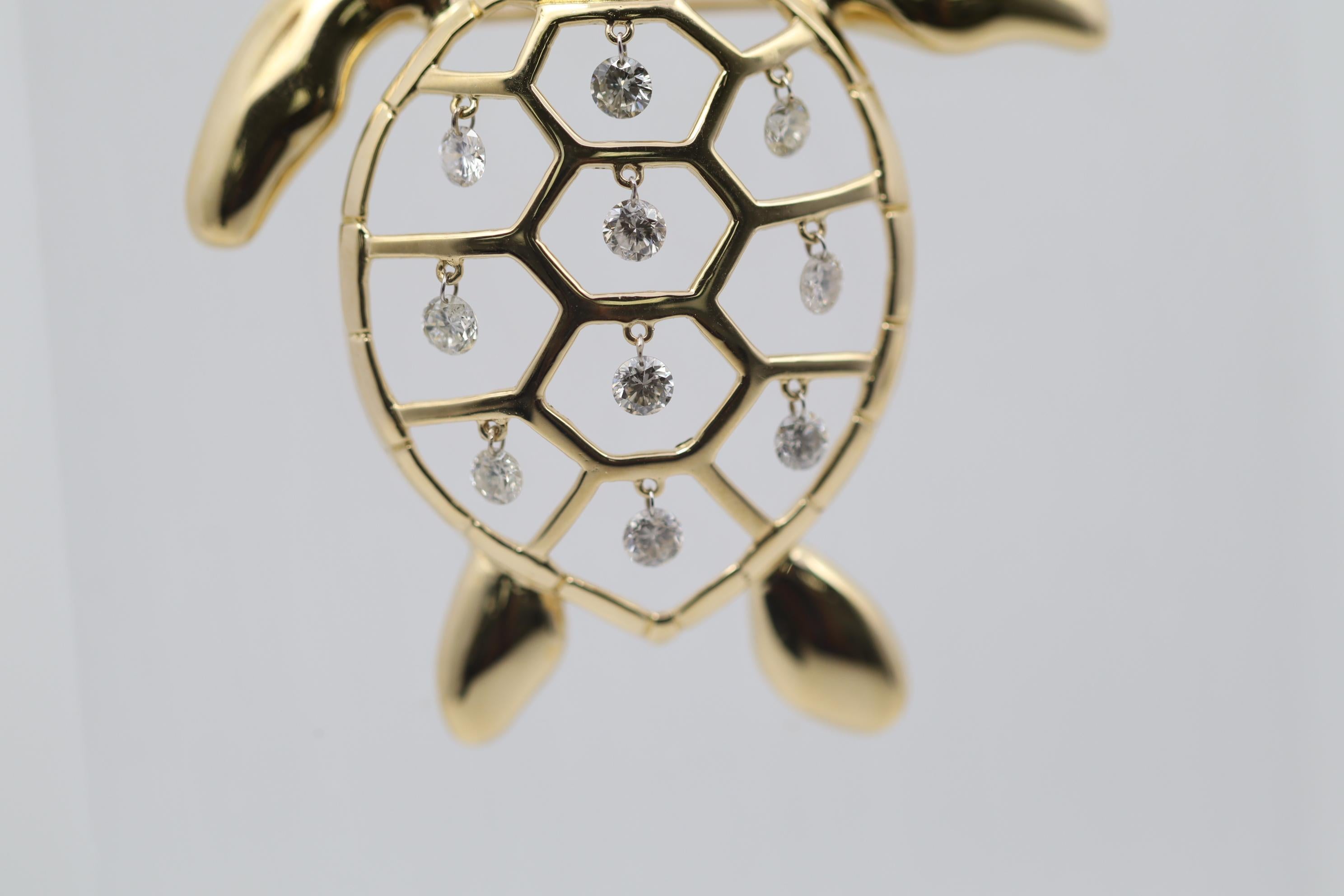 Dancing Diamond Gold Turtle Pendant-Brooch In New Condition In Beverly Hills, CA