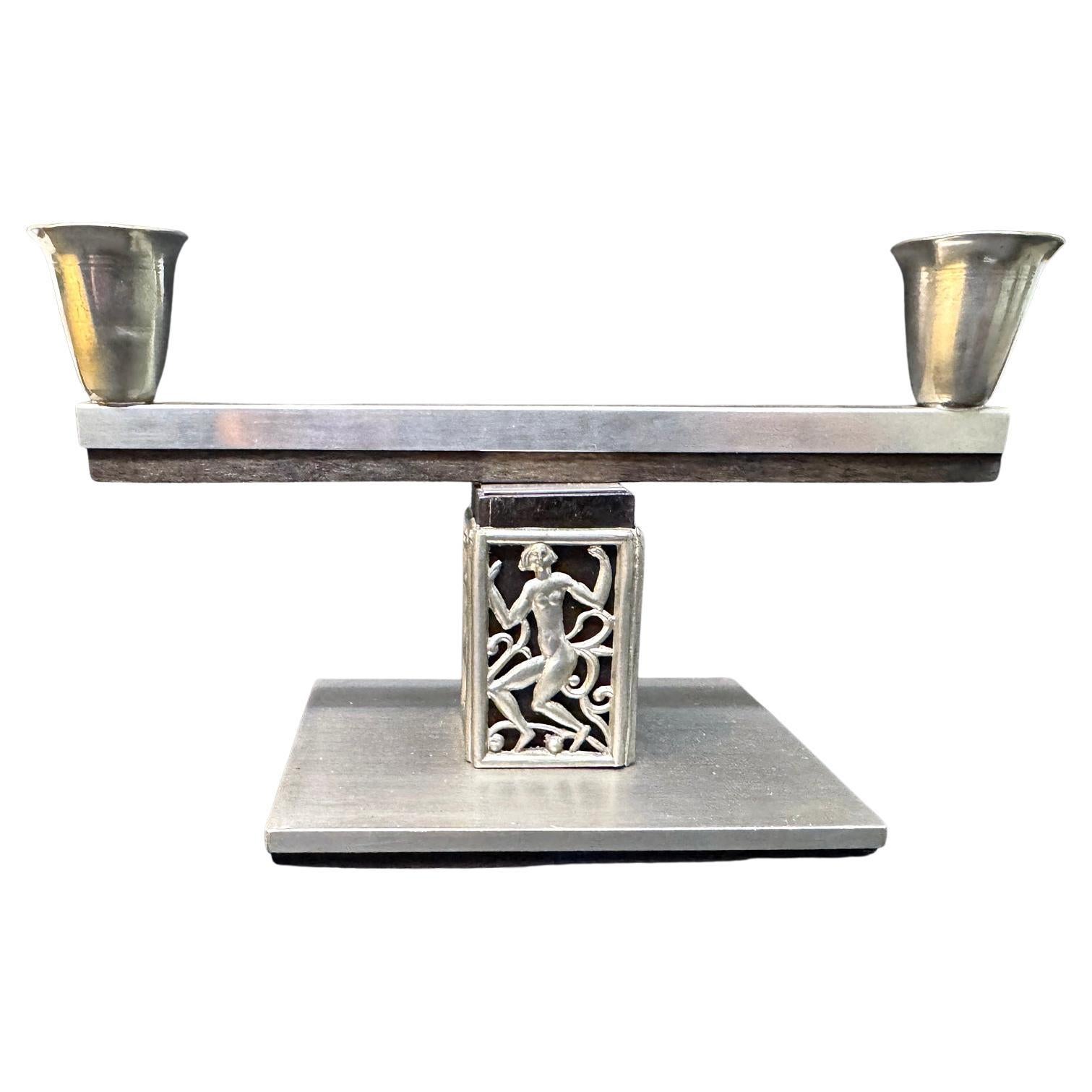 "Figura danzante", candelabro svedese in stile Art Déco con ballerina nuda in vendita