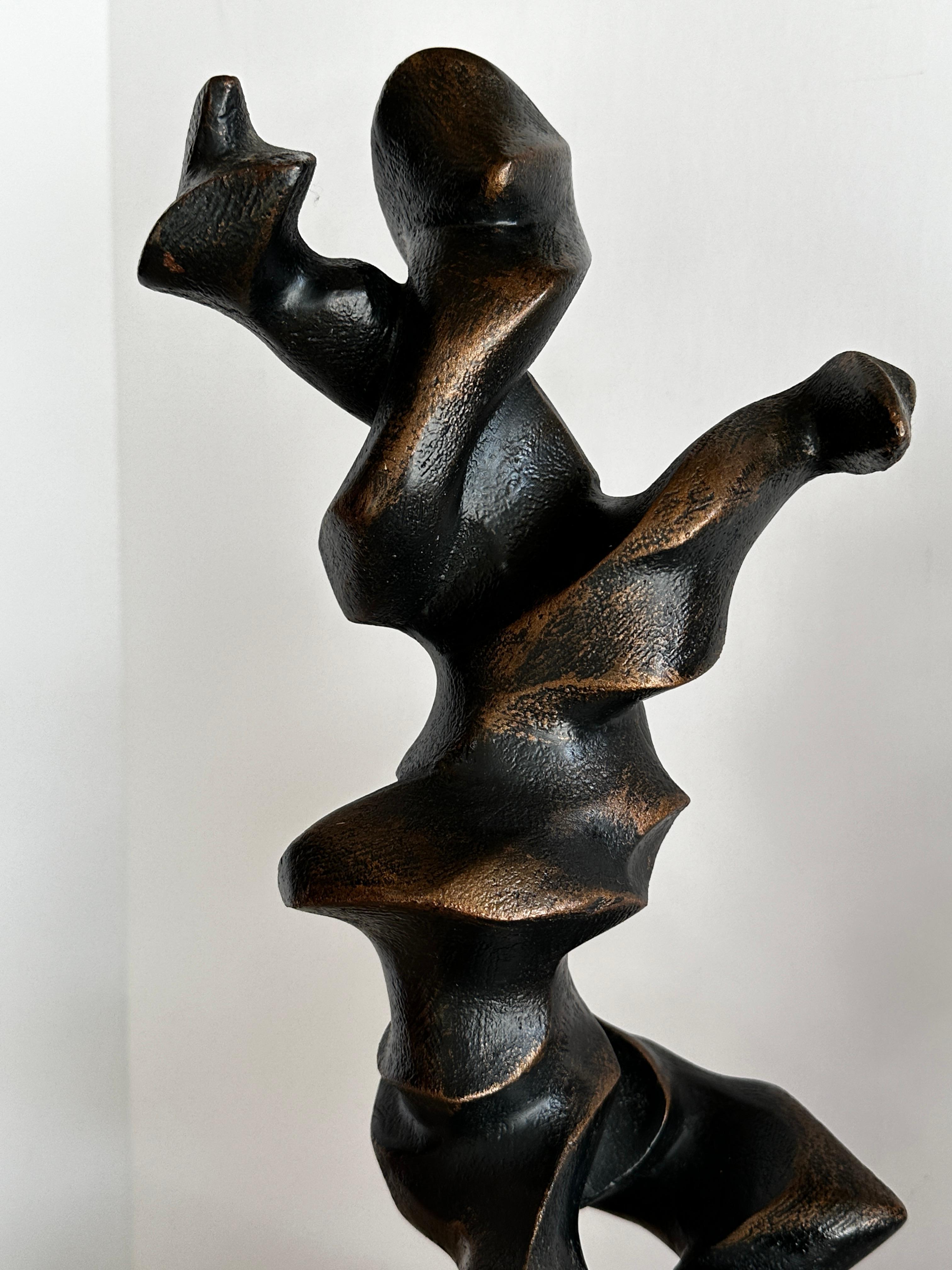 Dancing Sculptures in Resin, a Pair in the Style of Umberto Boccioni In Excellent Condition For Sale In Pasadena, CA