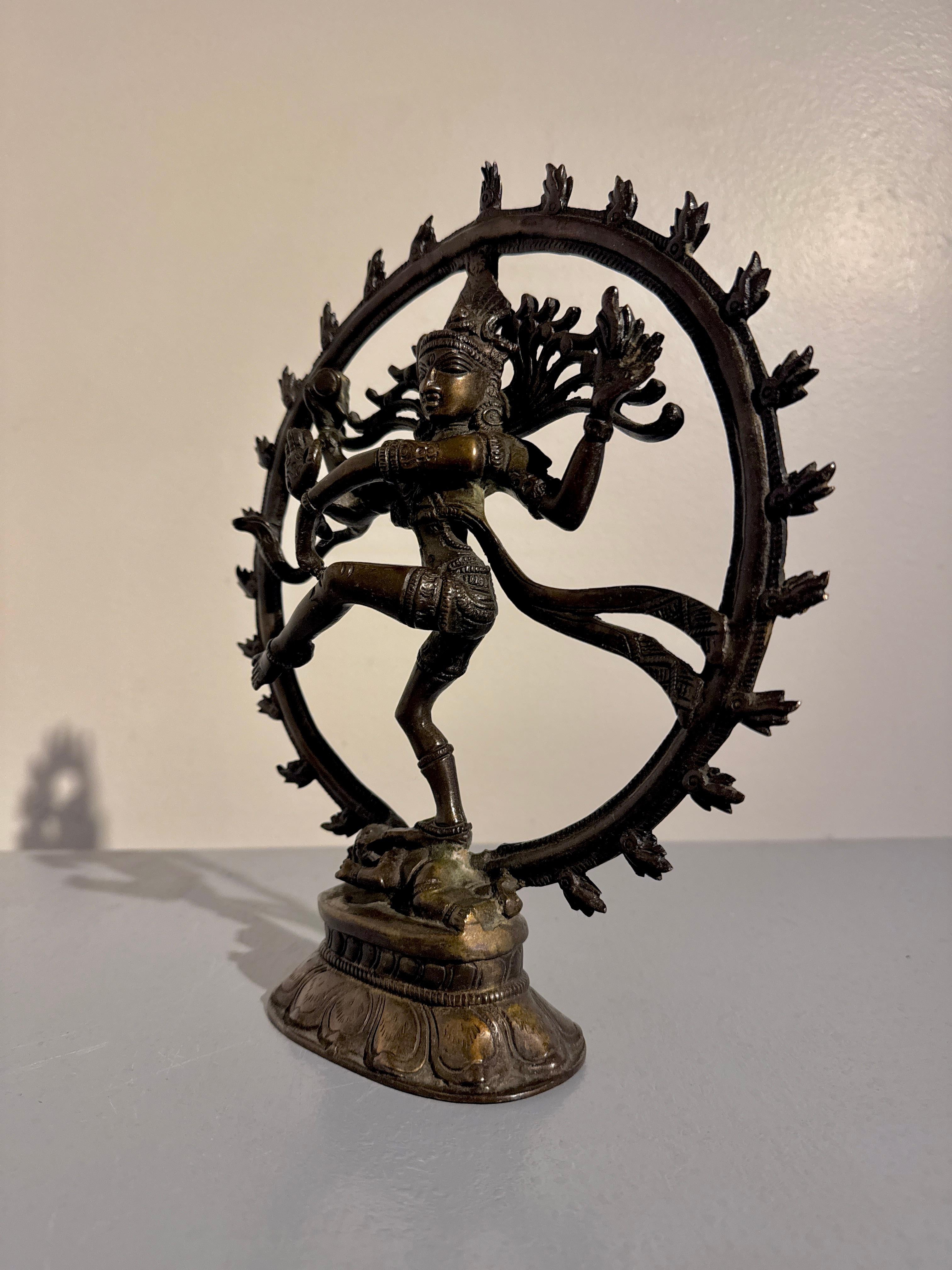 Shiva dansant Nataraja, bronze coulé, milieu du 20e siècle, Inde 1