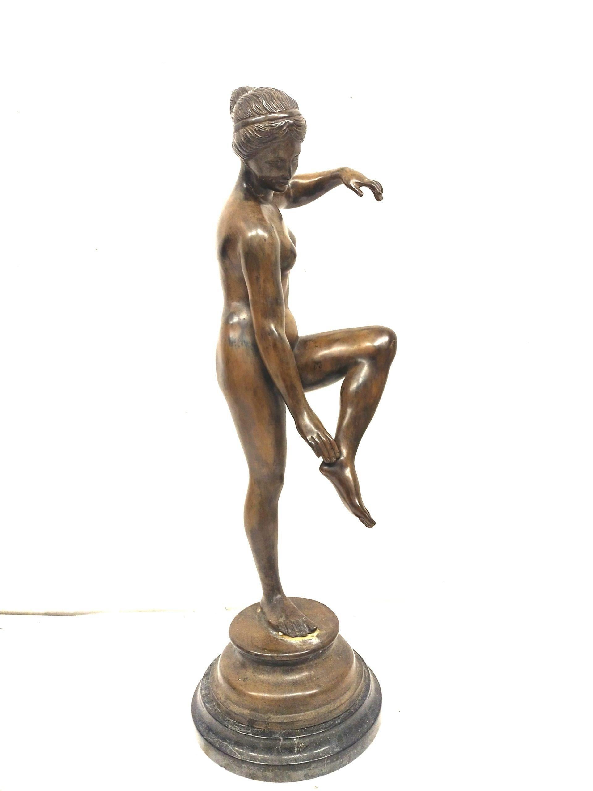 Venere danzante in bronzo. ULTERIORI FOTO, INFORMAZIONI SUL LOTTO E INFORMAZIONI SULLA SPEDIZIONE POSSONO ESSERE RICHIESTE INVIANDO UN'EMAIL 
Tag: Venerante danzante in bronzo. Venere danzante in bronzo. Vénus dansante in bronzo. Tanzende Venus in