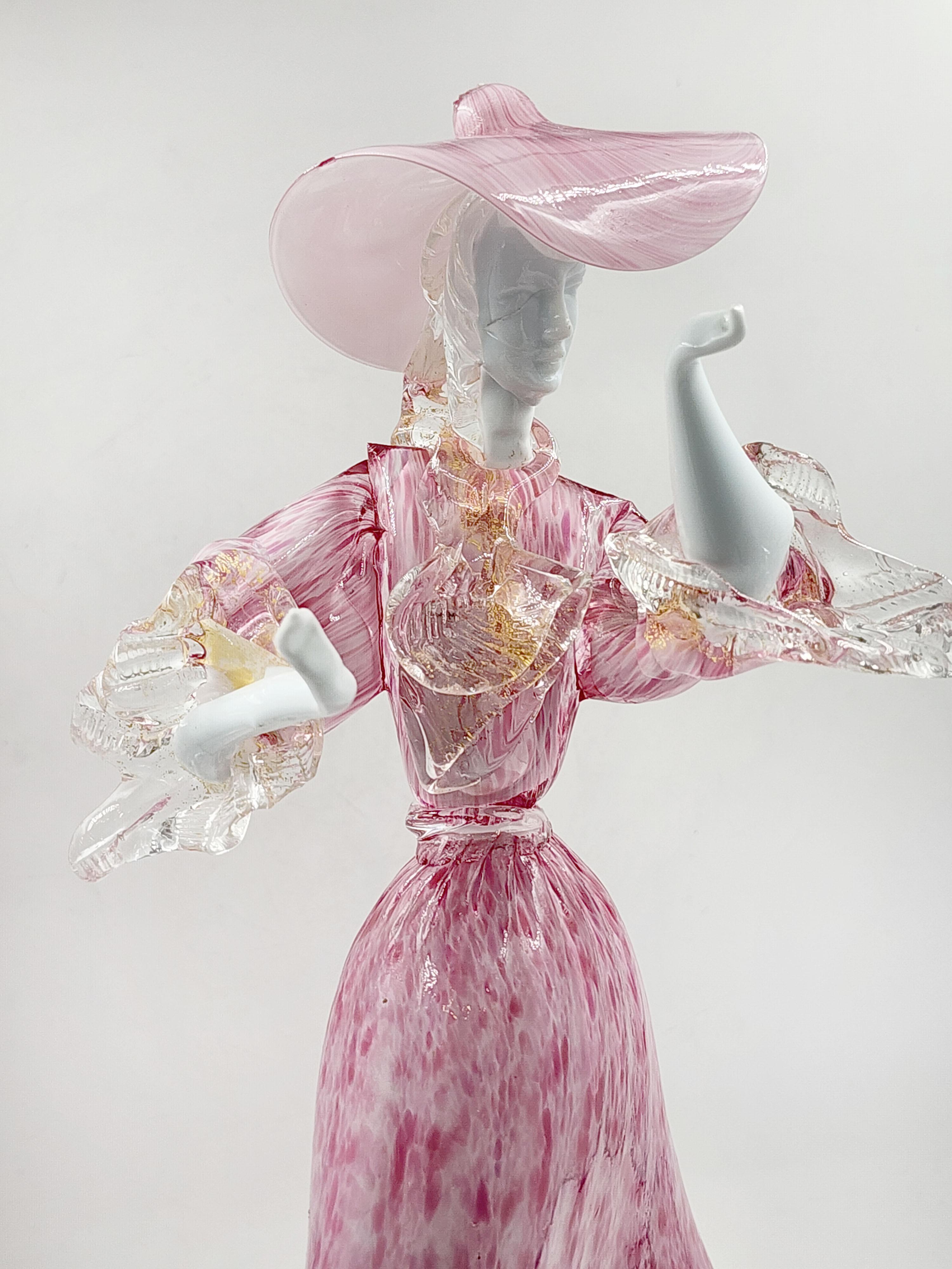 Donna danzante in vetro rosa di Murano, anni '60 in vendita 3