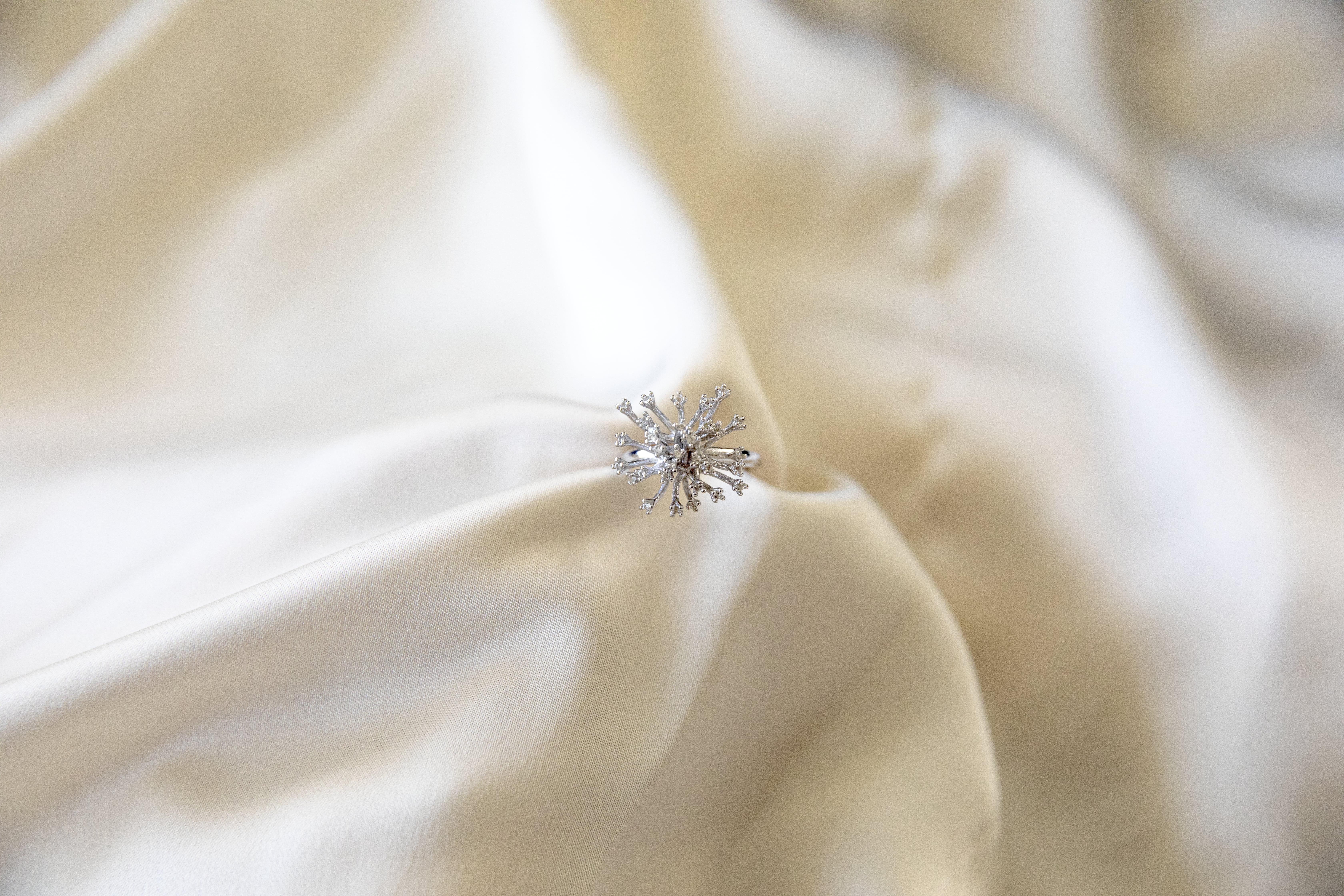 Brilliant Cut Dandelion A dandelion ropaz ring For Sale