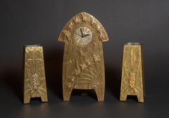Art Nouveau Löwenzahn & Distel Repoussé Mantle Clock Set von Alfred Daguet