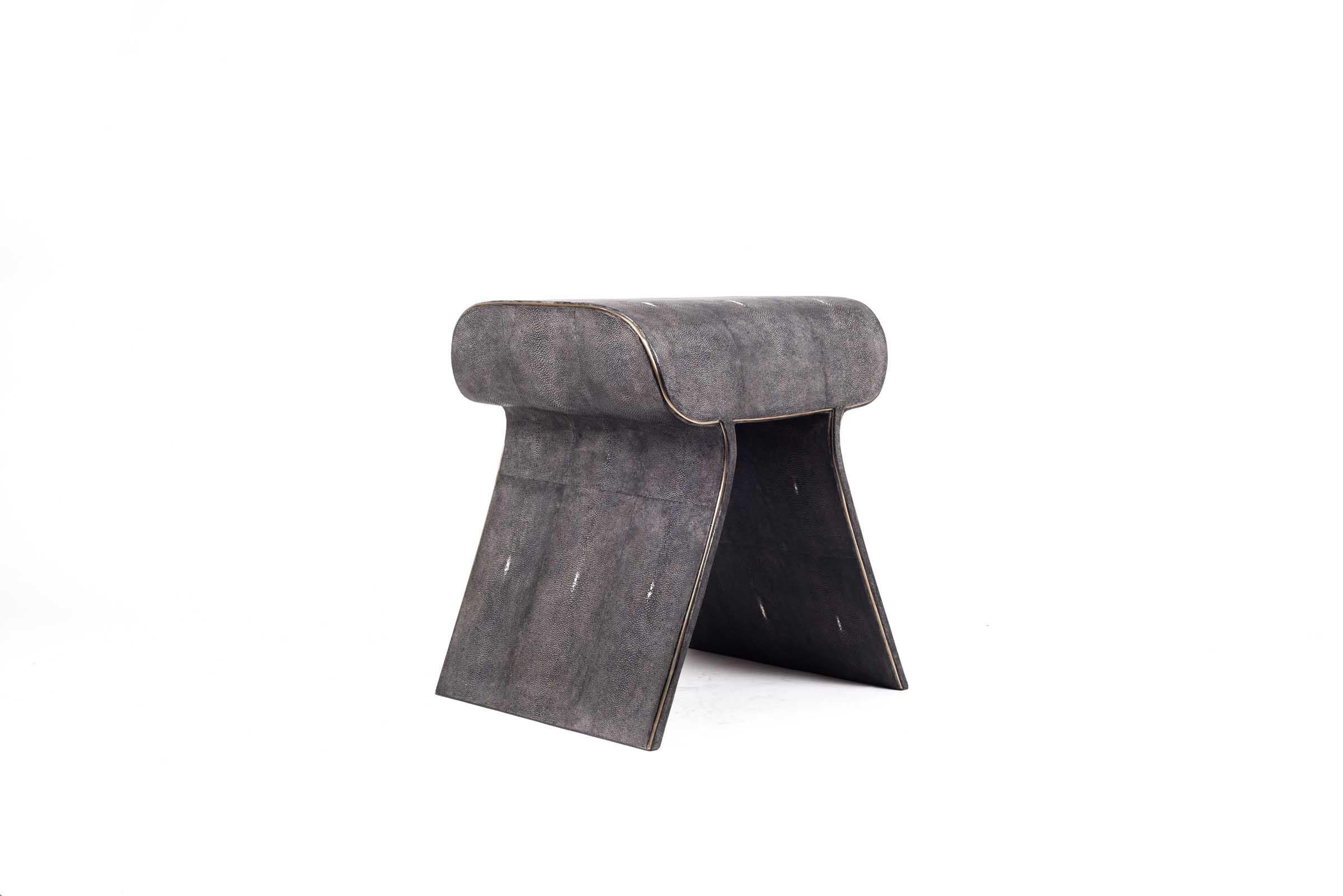 Dandy Day Bench in Coal Black Shagreen and Bronze-Patina Brass by Kifu Paris For Sale 5
