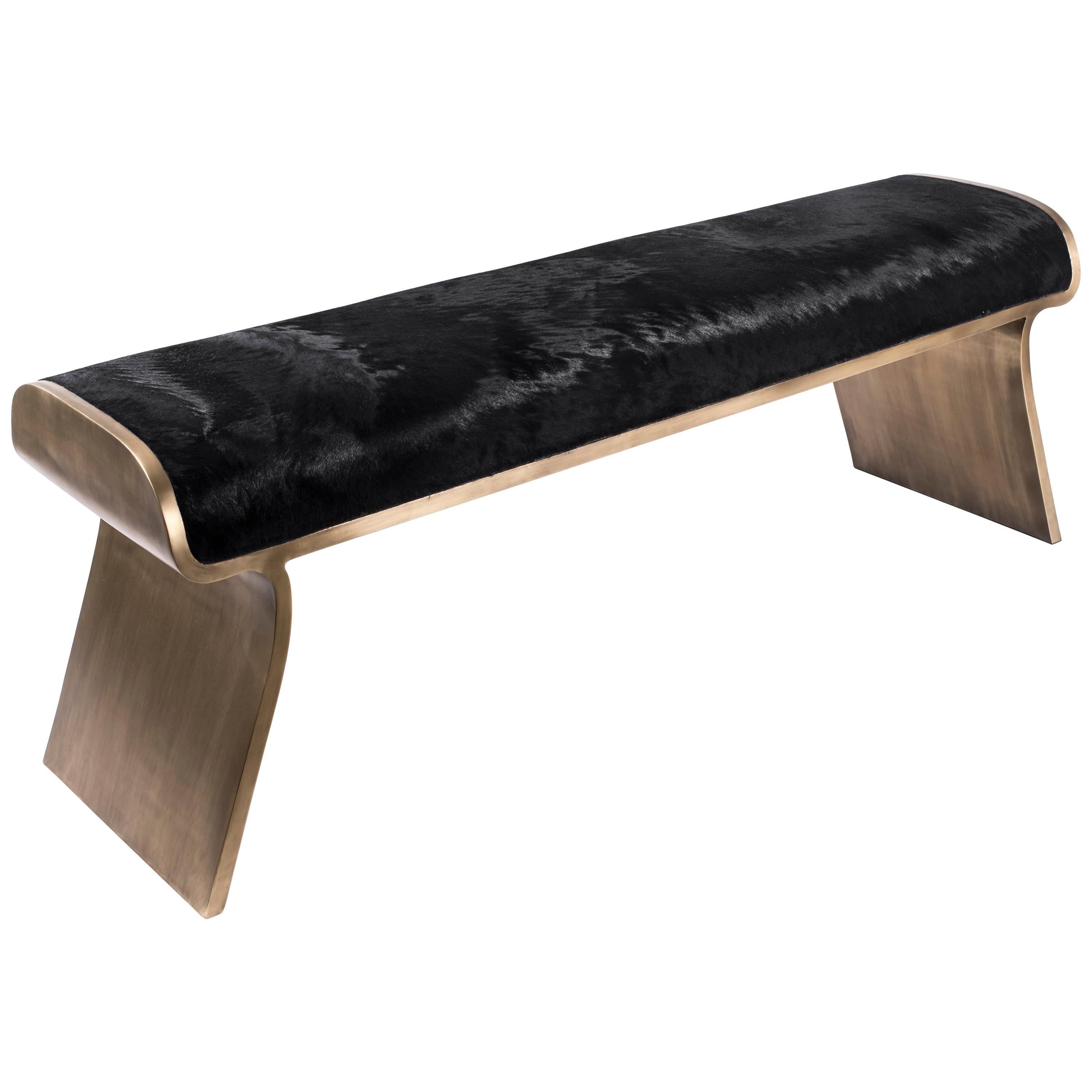 Banc Dandy Day tapissé de fourrure noire et de laiton bronze-patina de Kifu Paris en vente