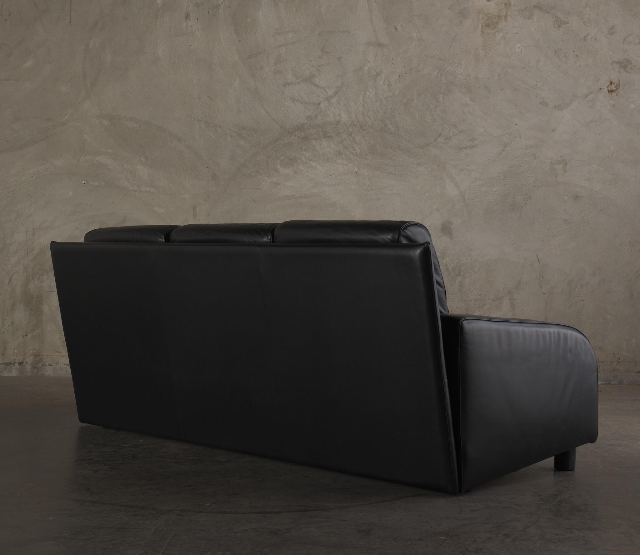 Dandy Sofa By Biagio, Tarcisio, Umberto and Emilio Mariani of The Creative Group In Good Condition For Sale In Los Angeles, CA