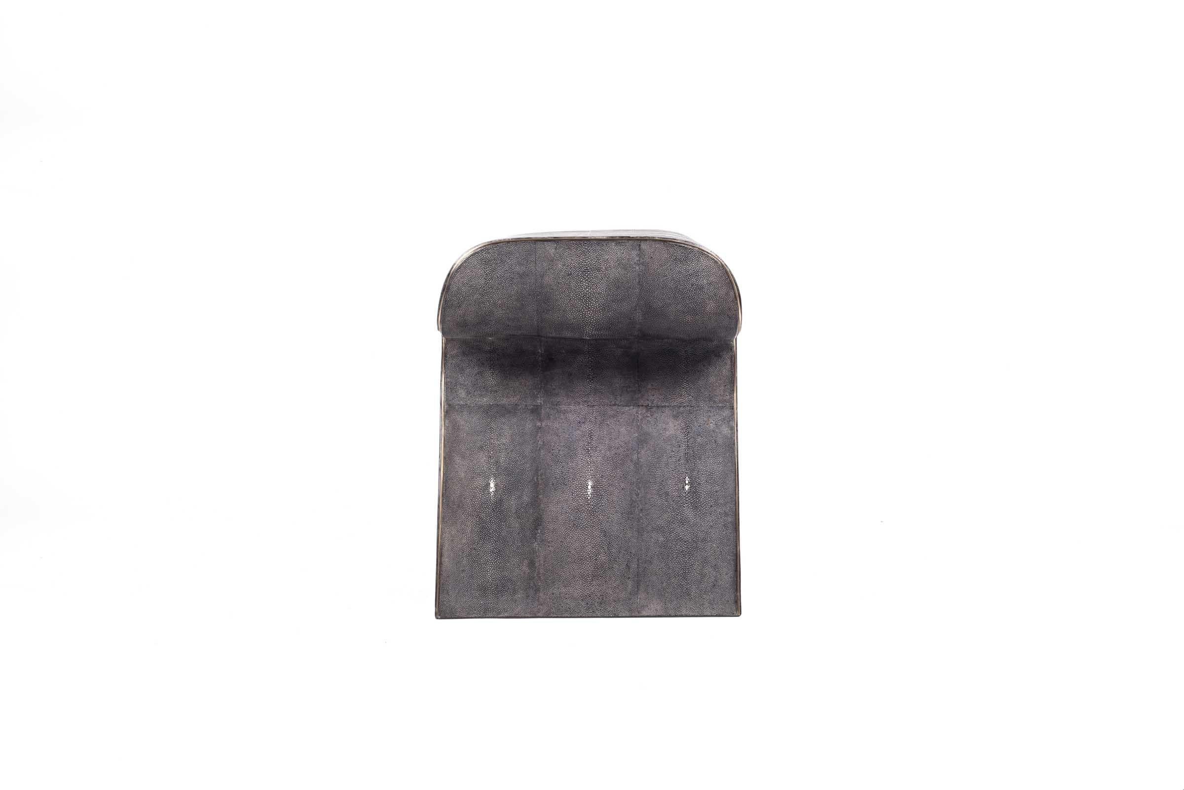 Dandy Stool in Mink Shagreen and Bronze-Patina Brass by Kifu, Paris For Sale 5