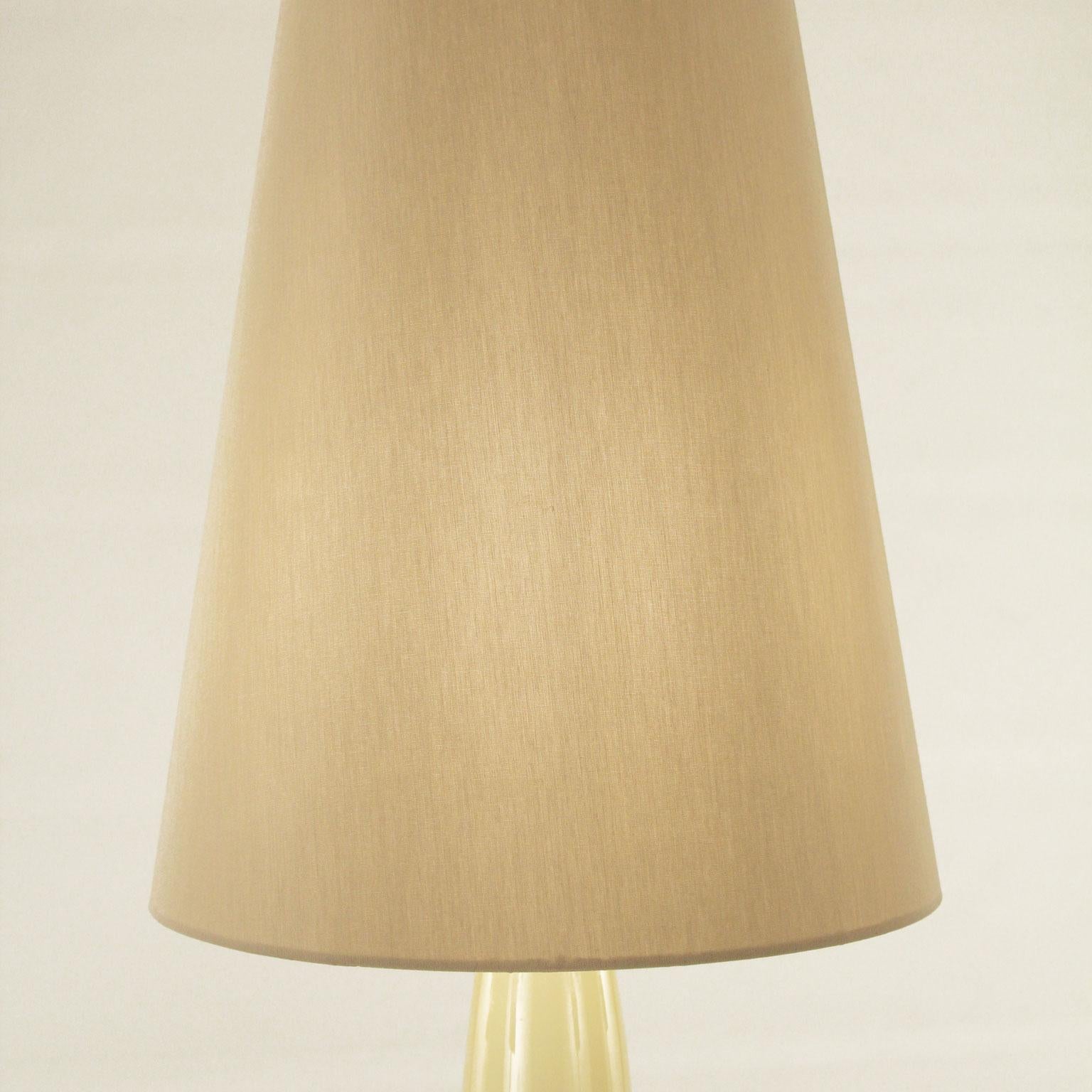 21st Century Table Lamp Amber Encased Murano Glass Lampshade by Multiforme In New Condition For Sale In Trebaseleghe, IT