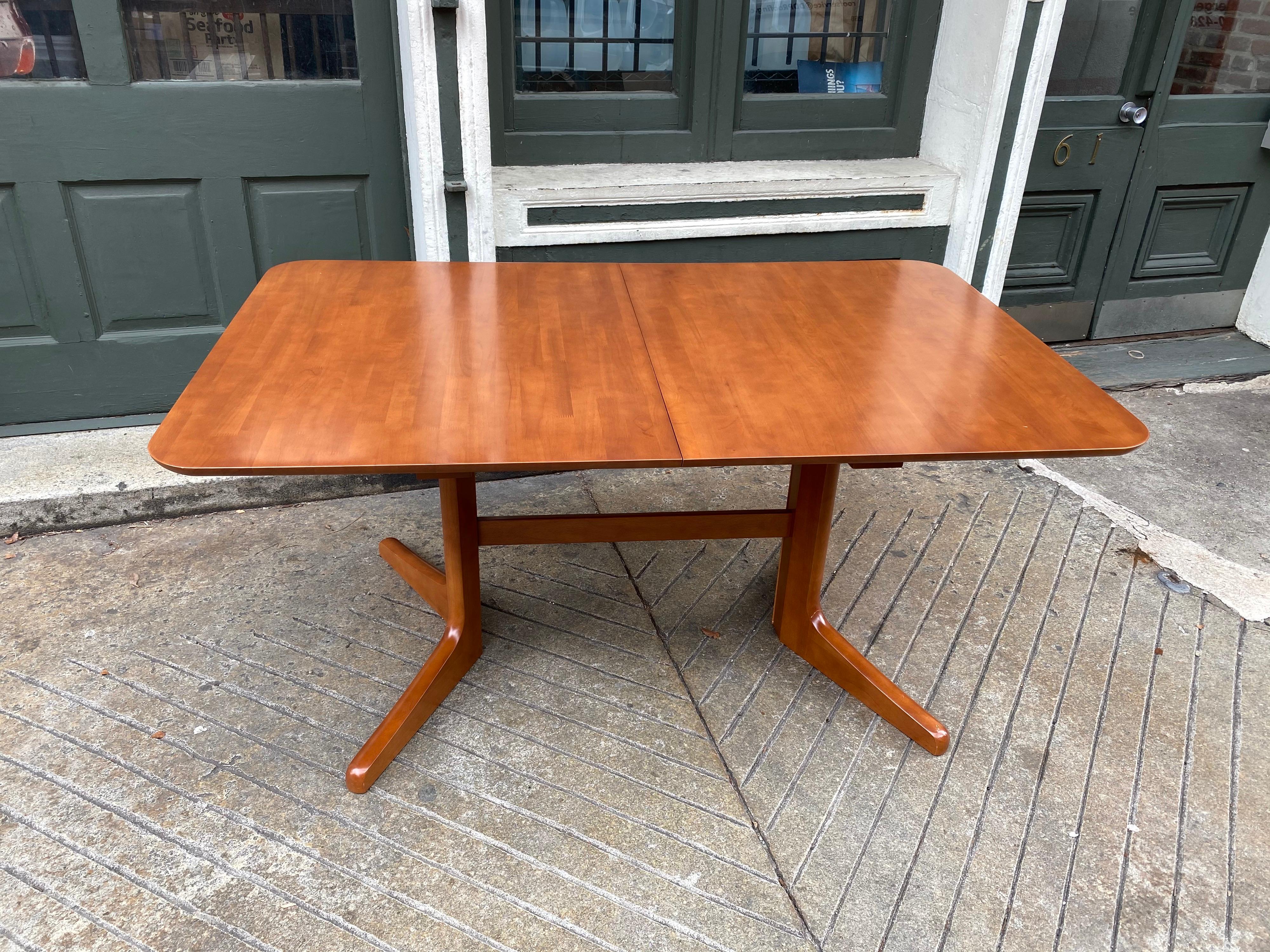Wood Dane Decor Dining Table with 1 Leaf