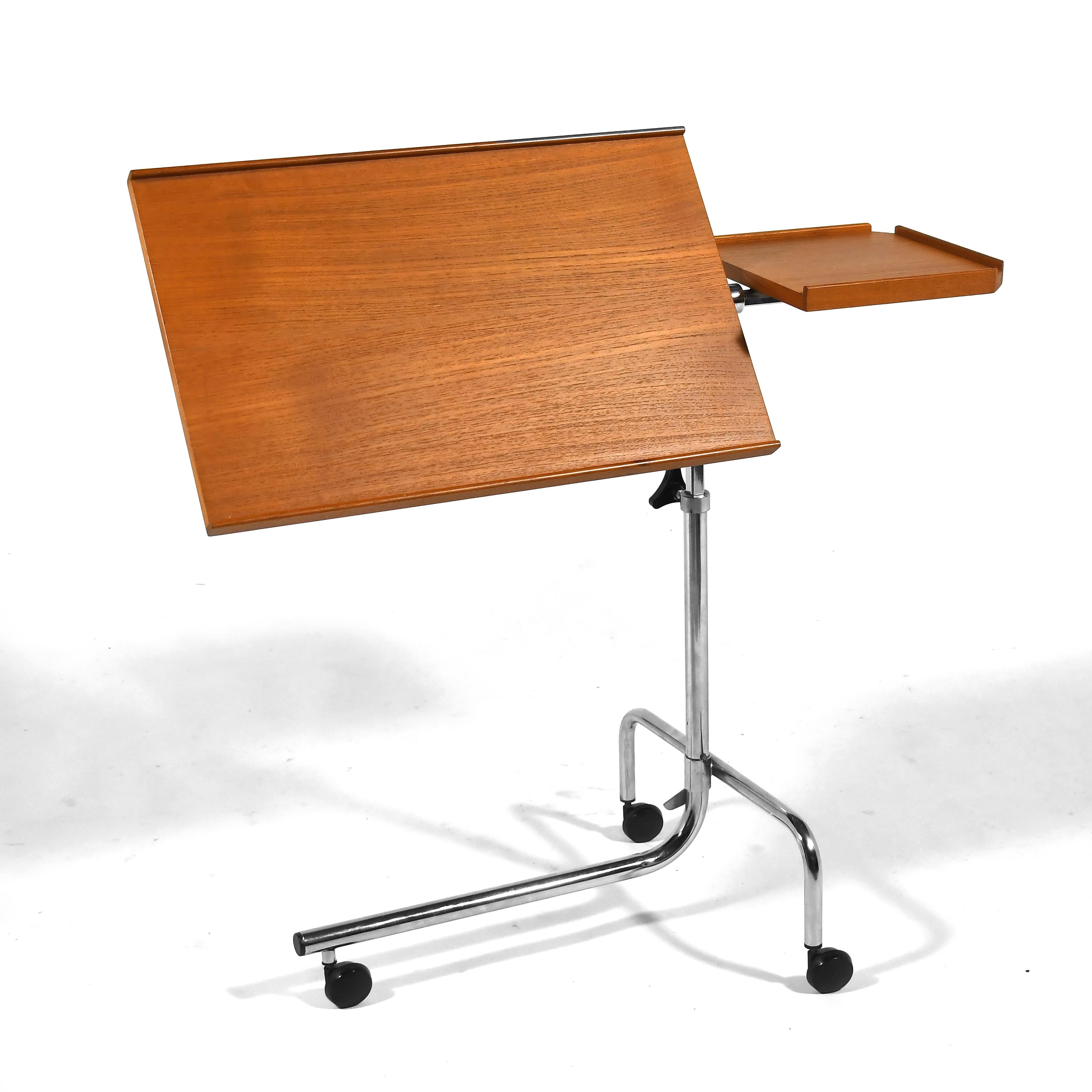 movable tray table
