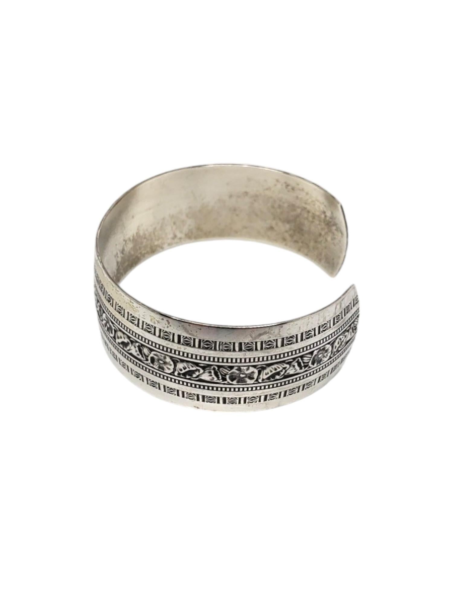 DANECRAFT Sterlingsilber Floral Manschettenarmband #17551 mit Blumenmuster im Zustand „Gut“ im Angebot in Washington Depot, CT