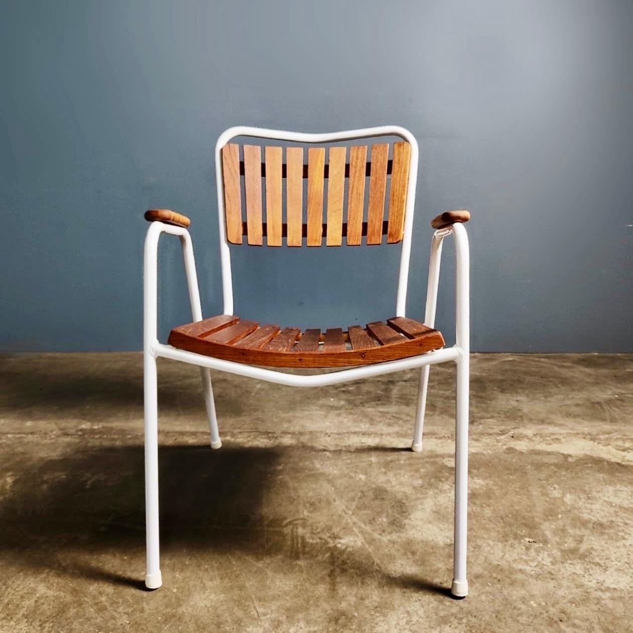 Mid-Century Modern Daneline BKS Garden Set 4 Stacking Chairs & Folding Sunburst Table Danish