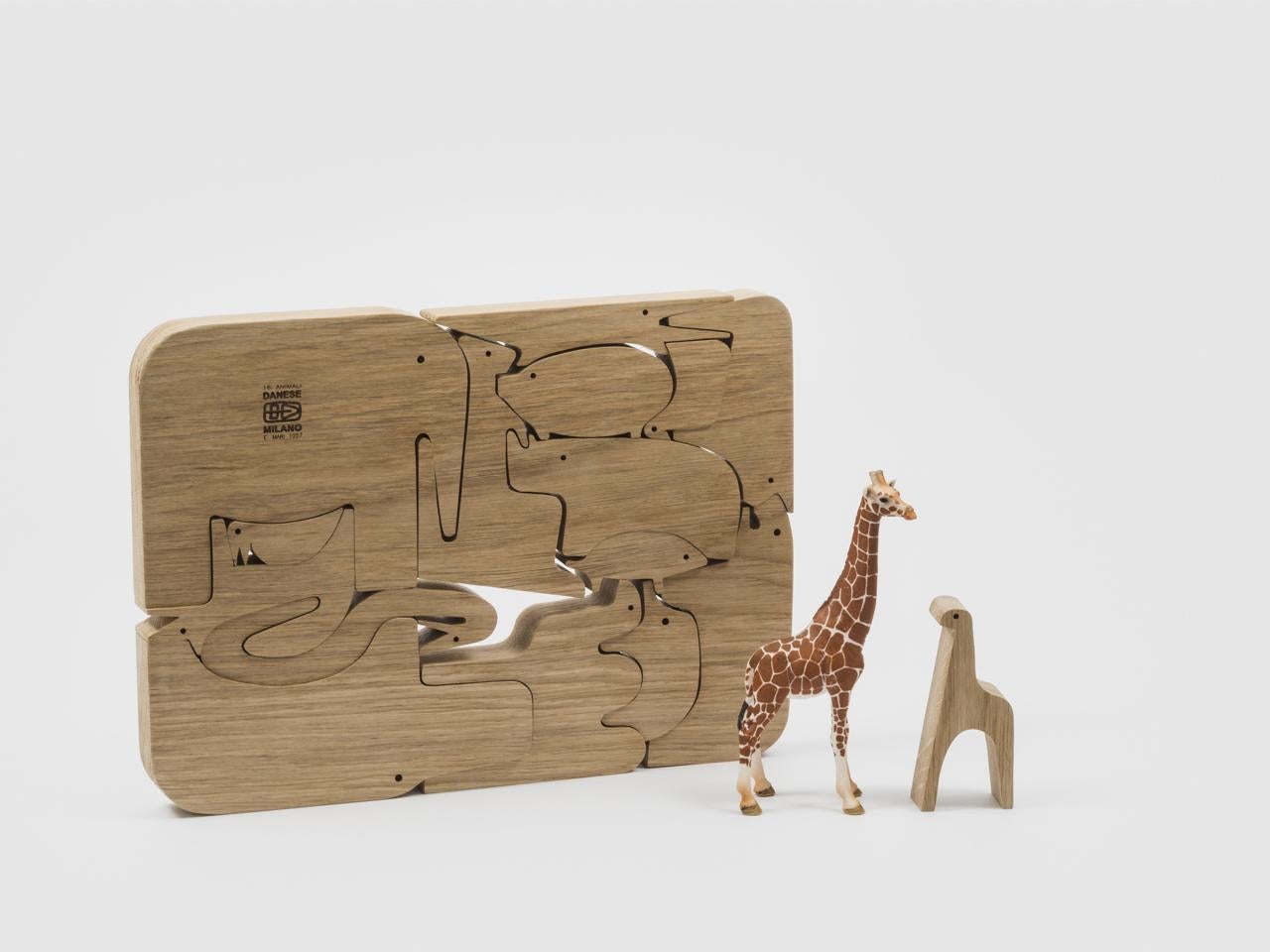 16 jouets animaliers Danese Milano en bois de chêne massif d'Enzo Mari Neuf - En vente à Hicksville, NY