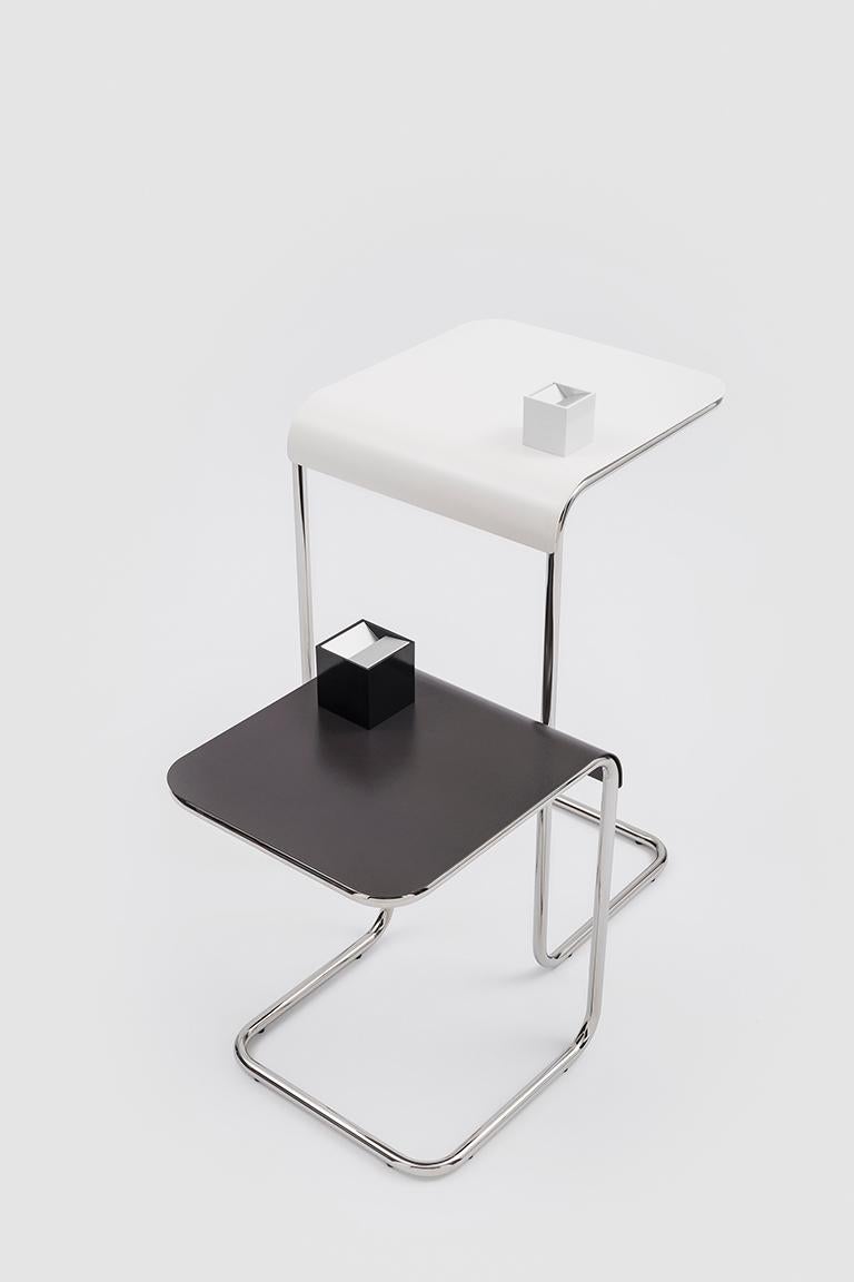 Moderne Danese Milano petite table d'appoint Farallon avec plateau en anthracite par Yves Bhar en vente