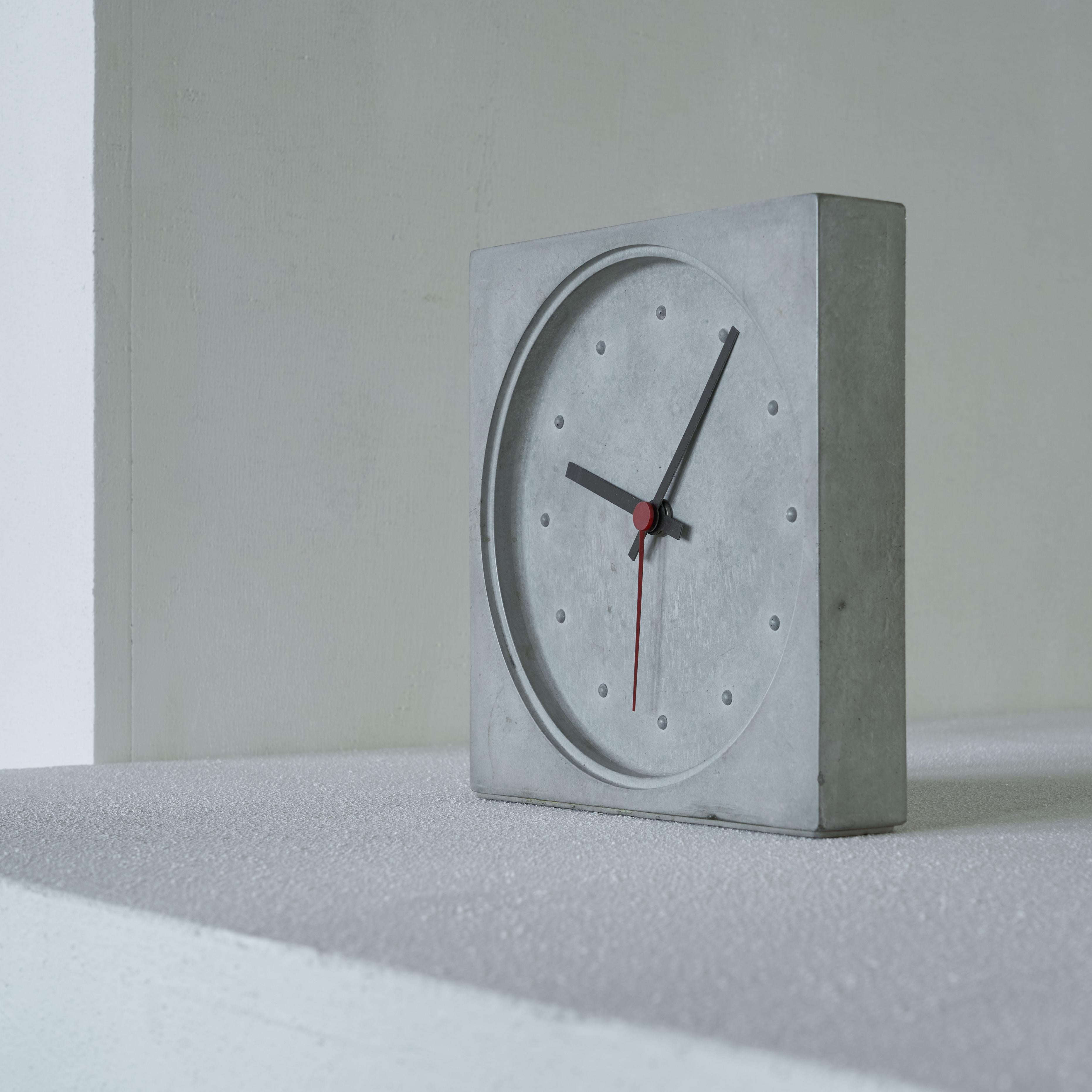 Horloge en béton Danese Milano Kuno Prey, 1986 Bon état à Tilburg, NL