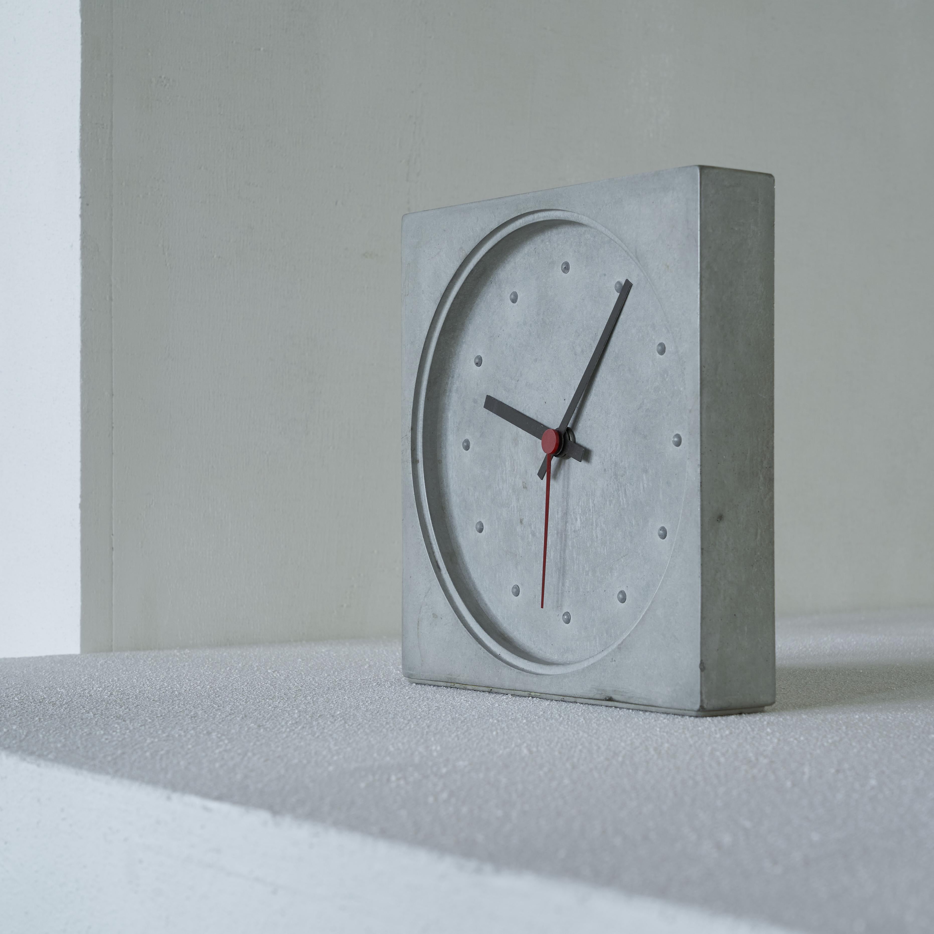 Danese Milano Kuno Prey Concrete Clock, 1986 In Good Condition For Sale In Tilburg, NL