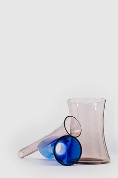 Vase en forme de D Danese Milano en verre de Murano améthyste, bleu et améthyste d'Enzo Mari