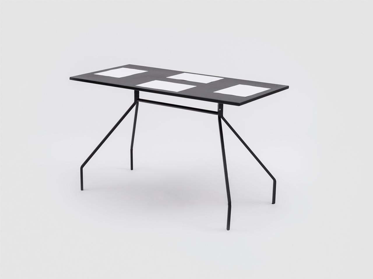 x&Y is a series of lively and dynamic tables. The structure is in either powder-coated or galvanized metal while the top, which can be either round, square or rectangular, is available both in painted pre-galvanized sheet metal and polished pine.
