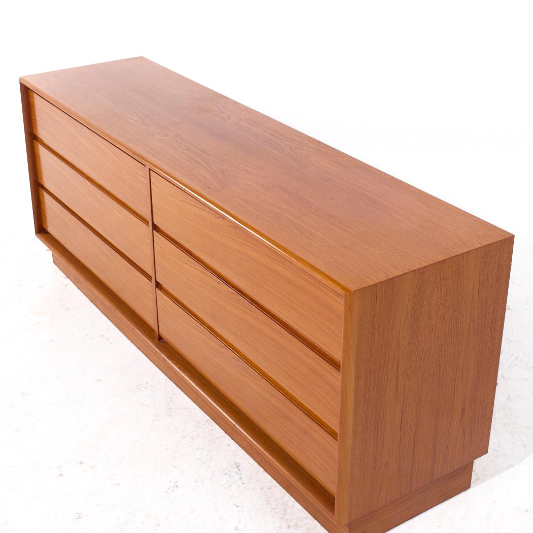 Fine XX secolo Danflex - Comò a 6 cassetti in teak danese del Medioevo in vendita