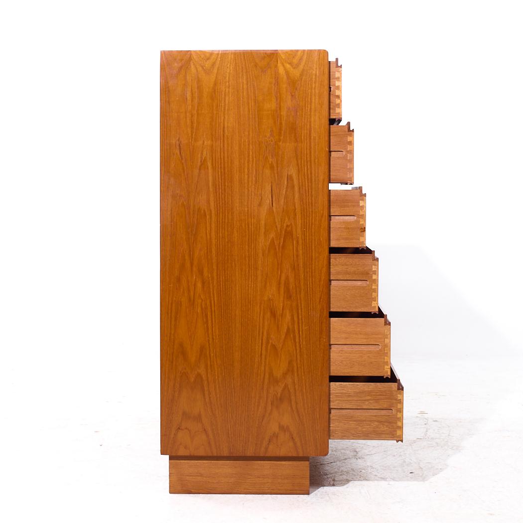 Danese Danflex Armadio Highboy con porta a tamburo in teak della metà del secolo scorso in vendita