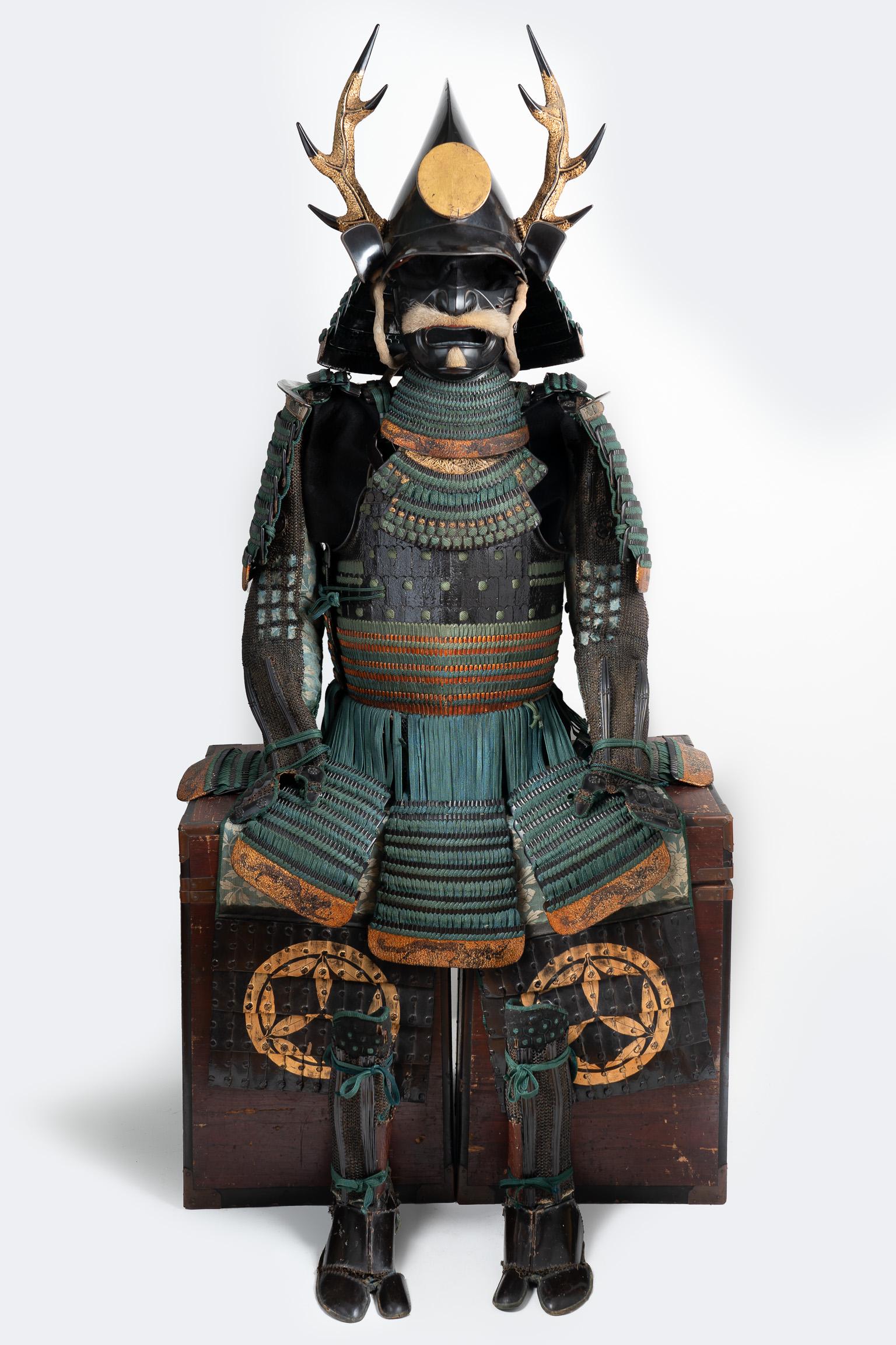 Dangae do tosei gusoku A blue-laced samurai armor with cuirass of double style   For Sale 1