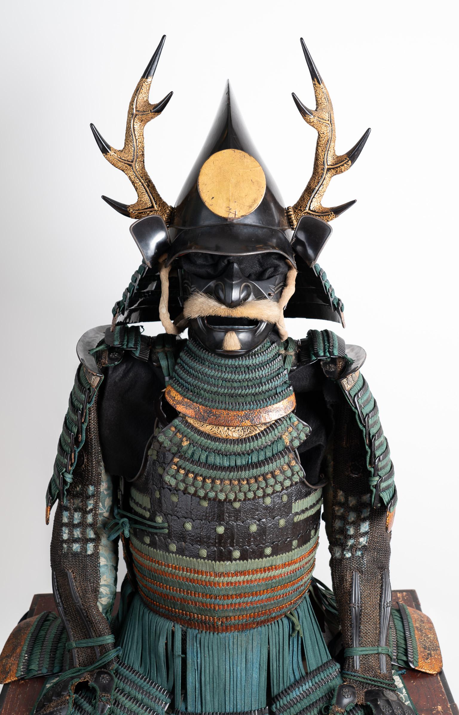Dangae do tosei gusoku A blue-laced samurai armor with cuirass of double style   For Sale 2